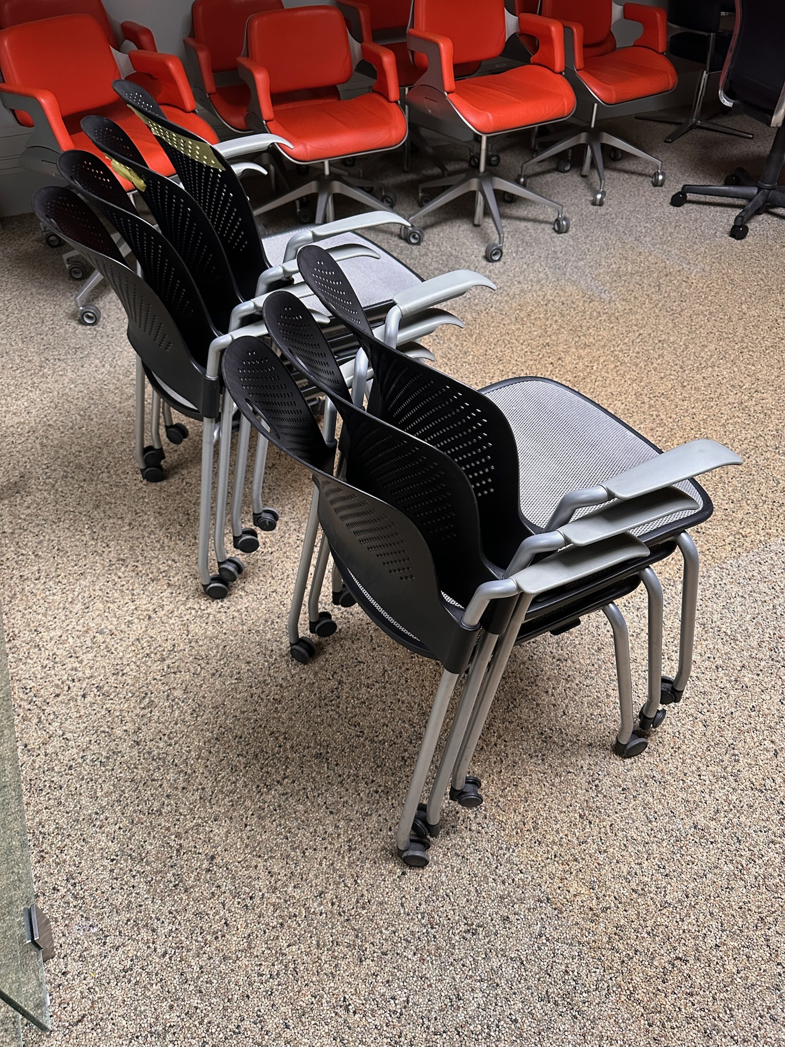 SELT / SOLD Herman Miller fundarstóll á hjólum frá Pennanum, staflanlegir 7