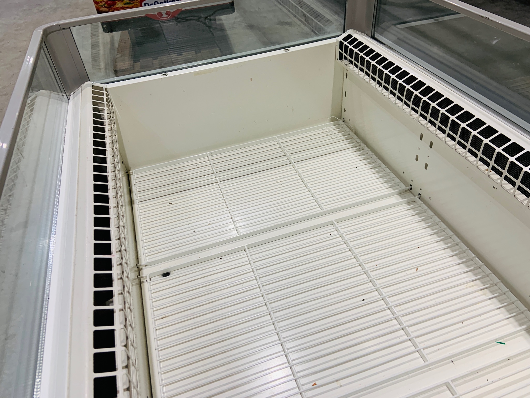 SELT / SOLD Carrier Presenter kælir 1545/85 8
