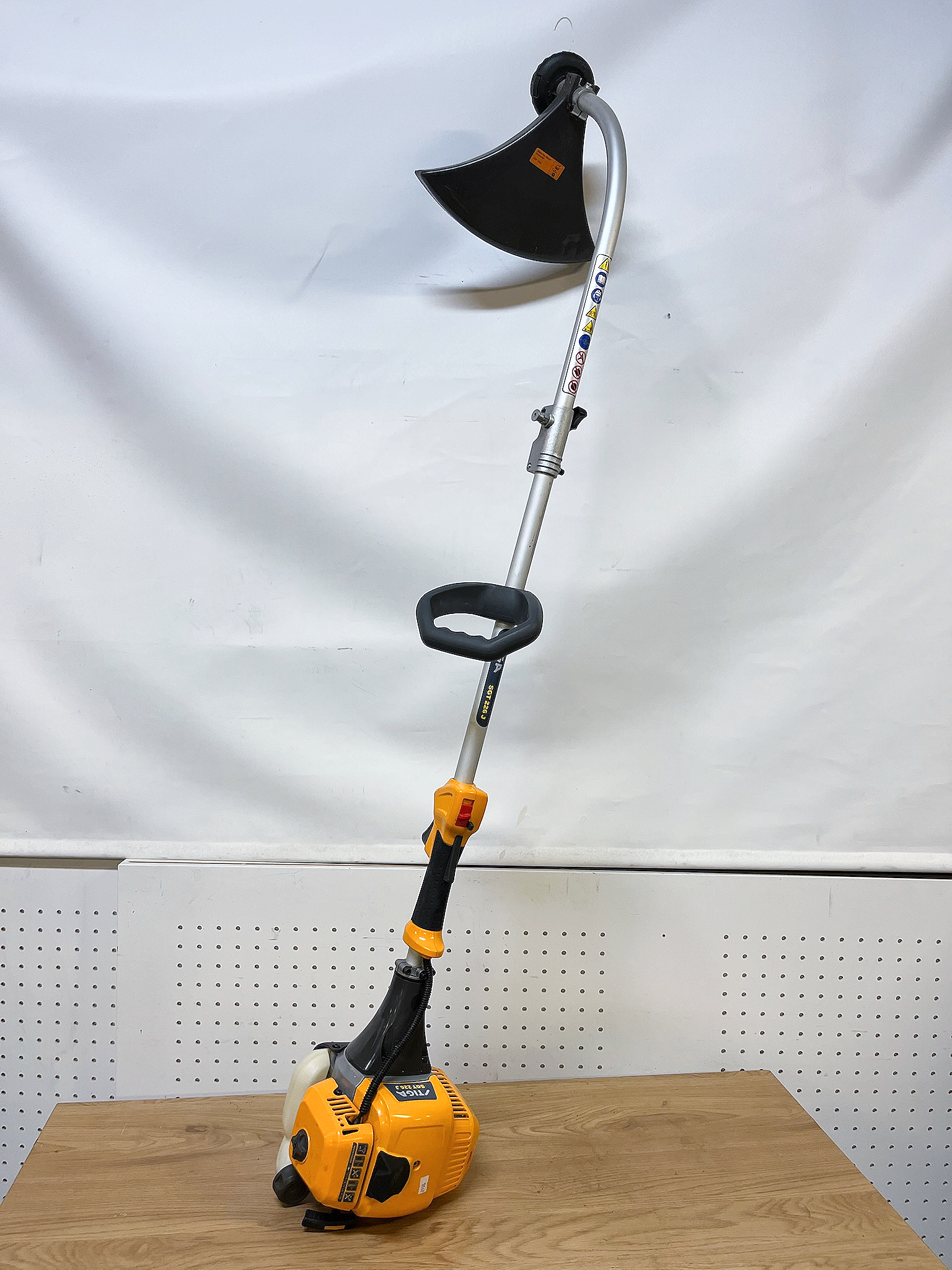 SELT / SOLD Stiga SGT 226 J sláttuorfur