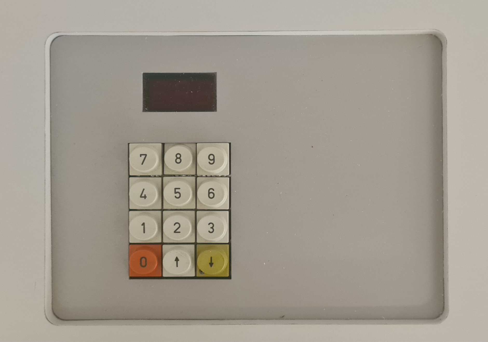 SELT / SOLD Kardex lagerhillukerfi / rúlluhillur 5