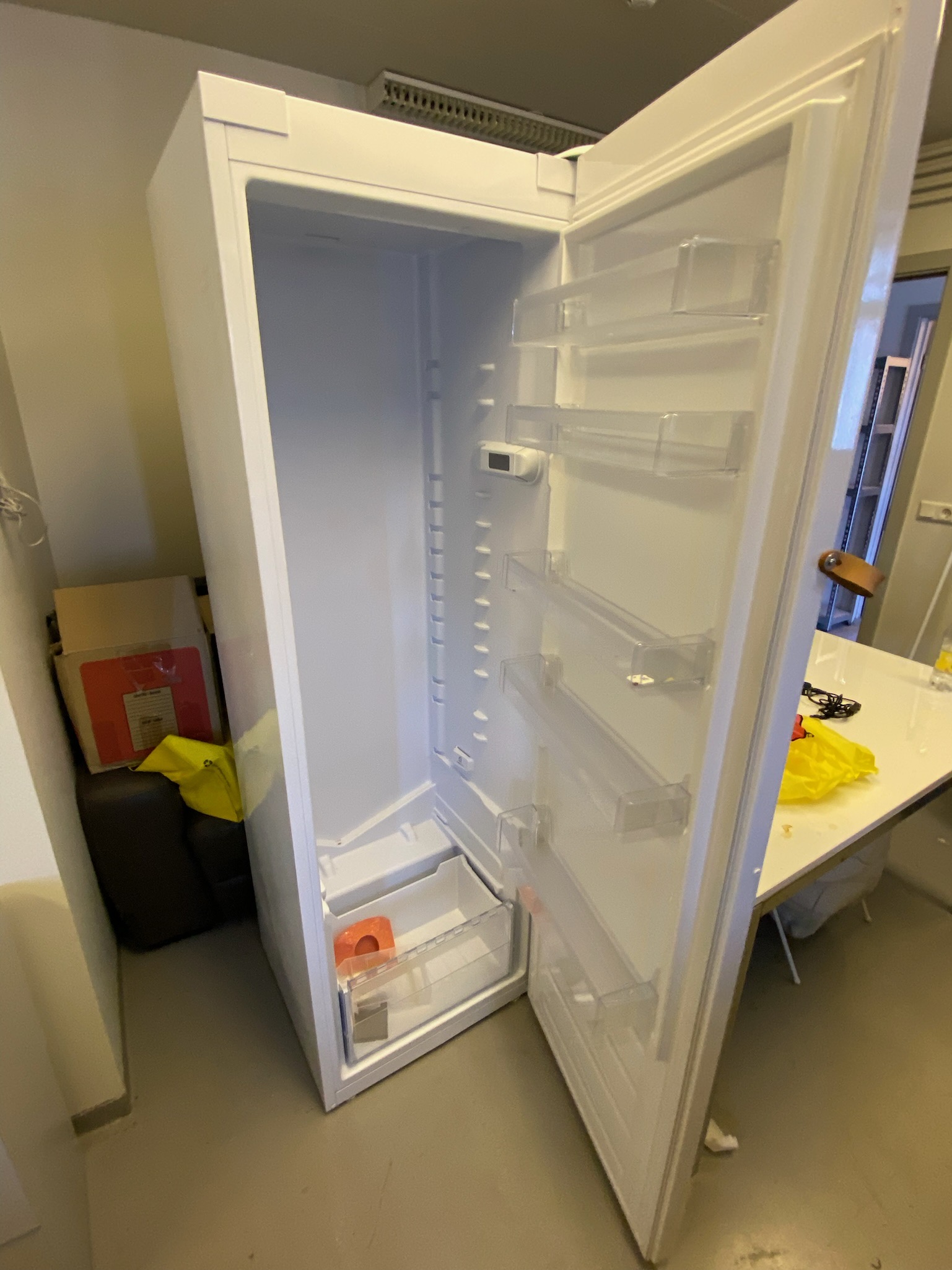 SELT / SOLD Whirlpool ísskápur - H190sm. 2
