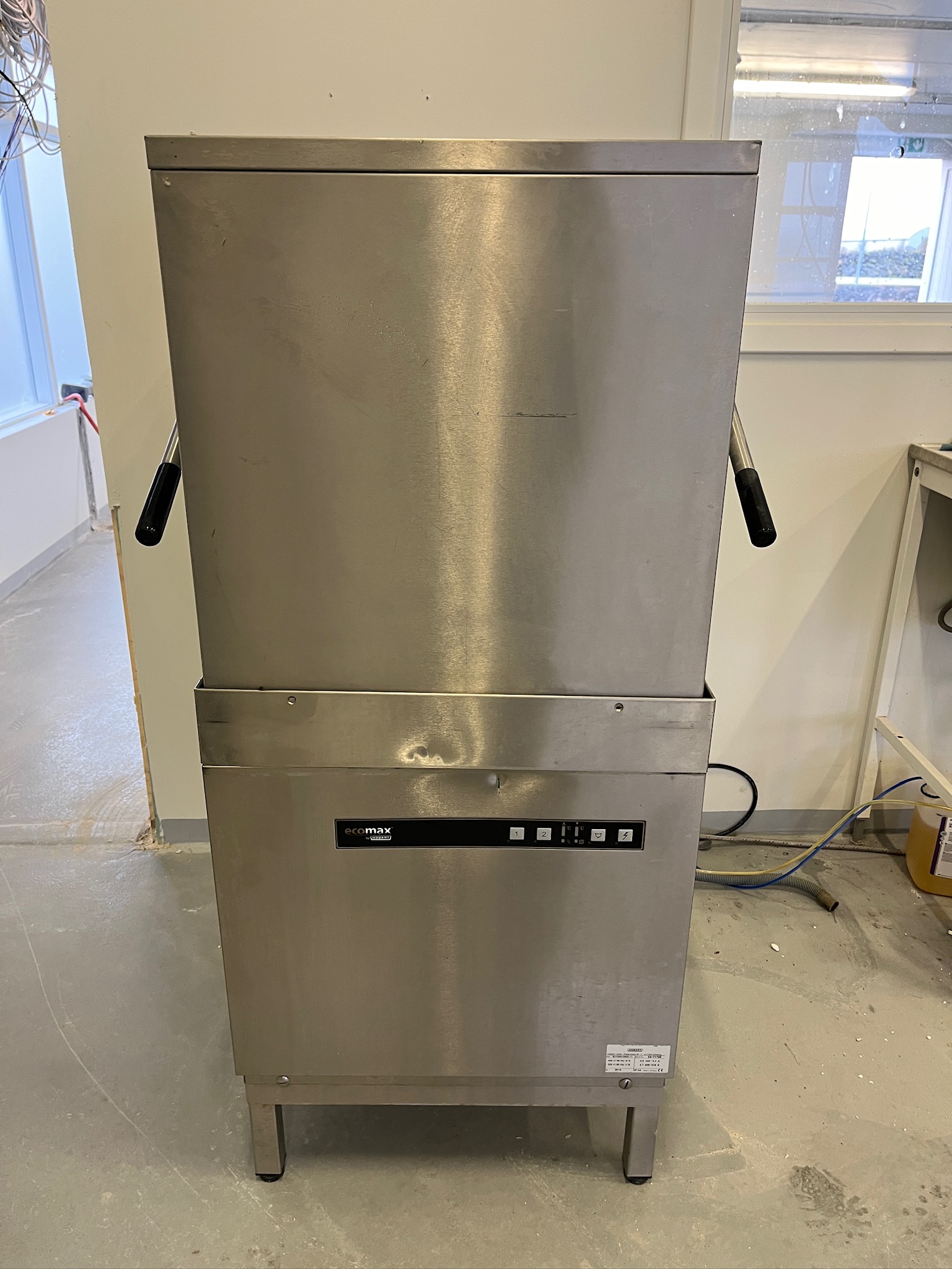 SELT / SOLD Hobart húddvél 2