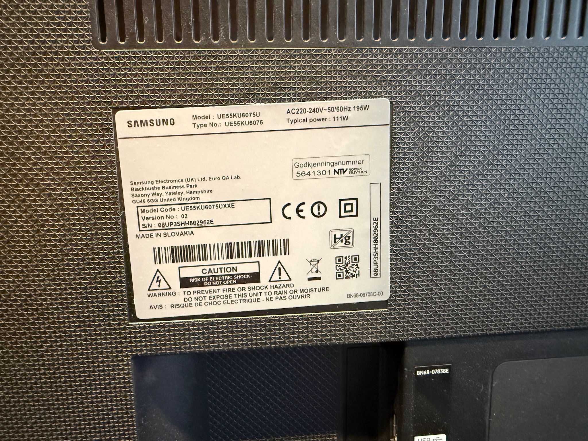 SELT / SOLD Samsung sjónvarp með veggfestingu, 4K Smart TV, 55'' - PLAY 4