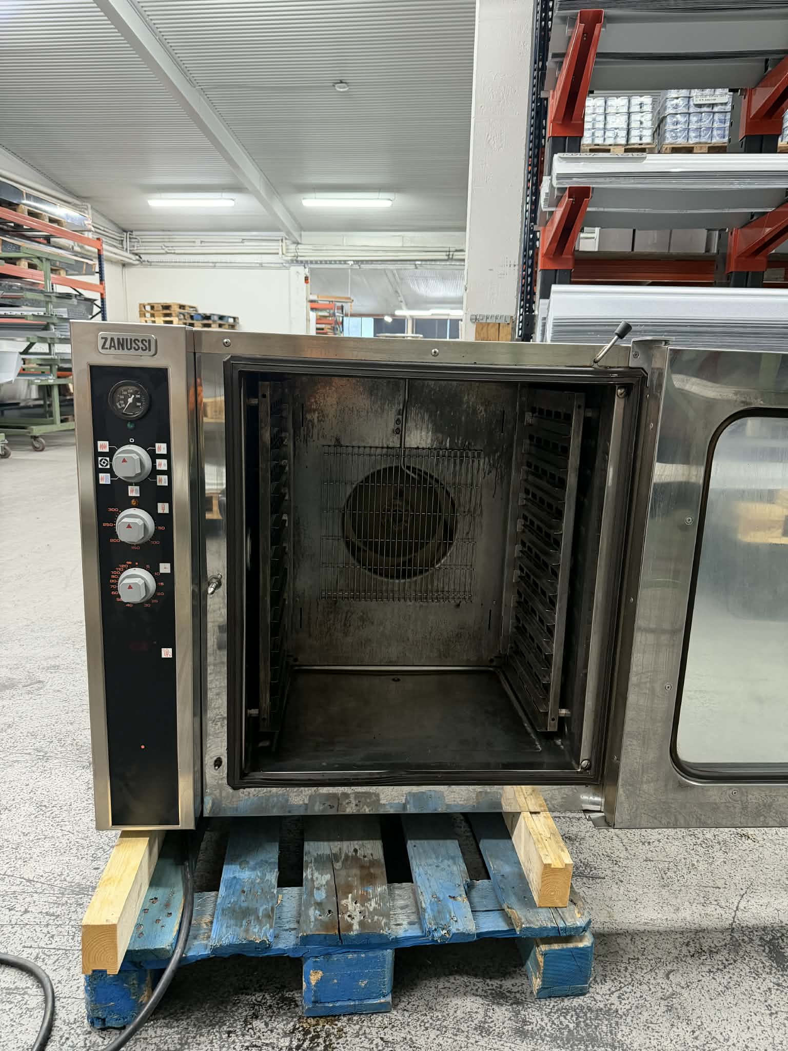 SELT / SOLD Zanussi gufuofn frá BVT, 10 skúffur 2