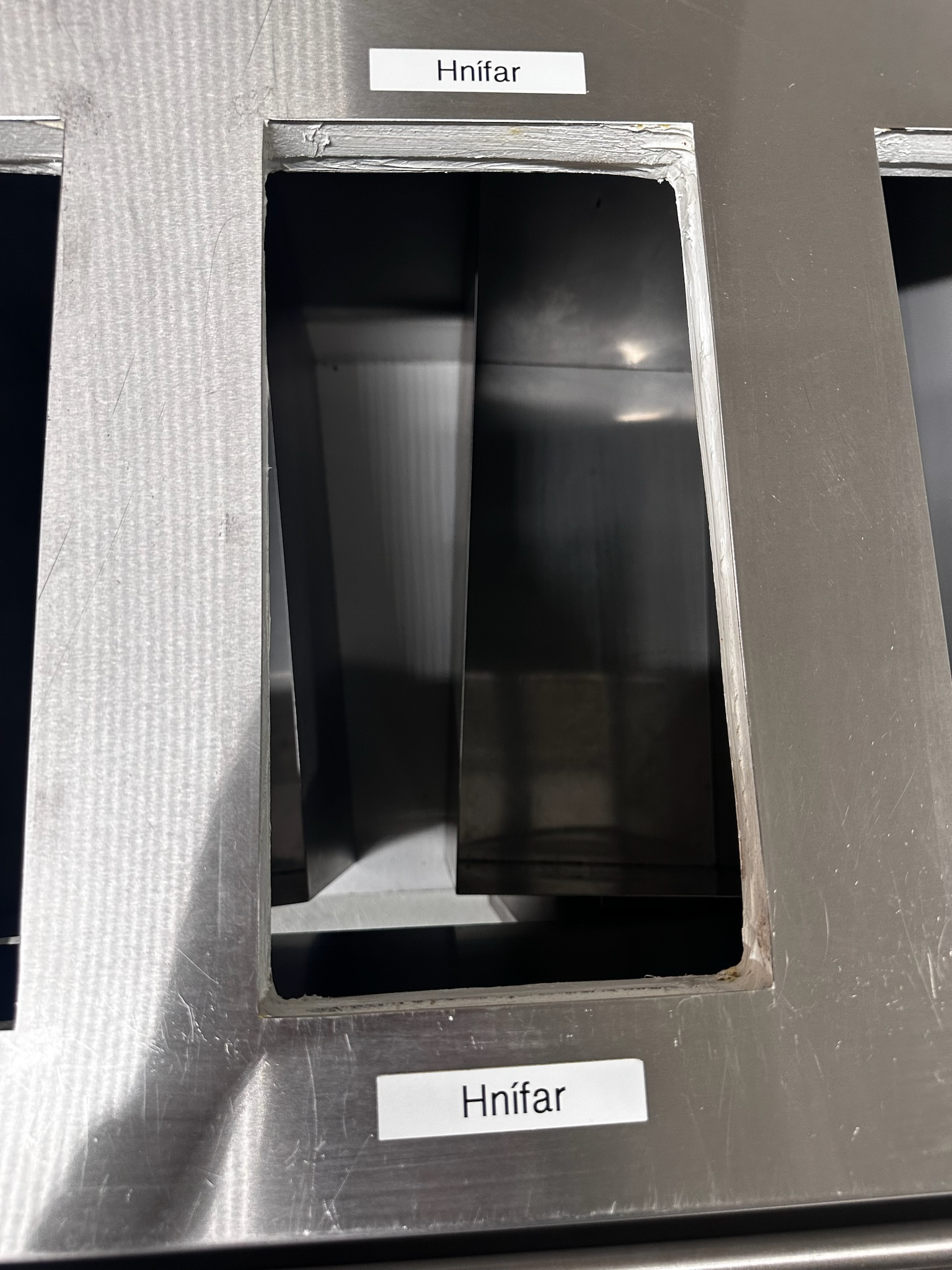 SELT / SOLD Flokkunareyja m.hnífaparahólfum 8