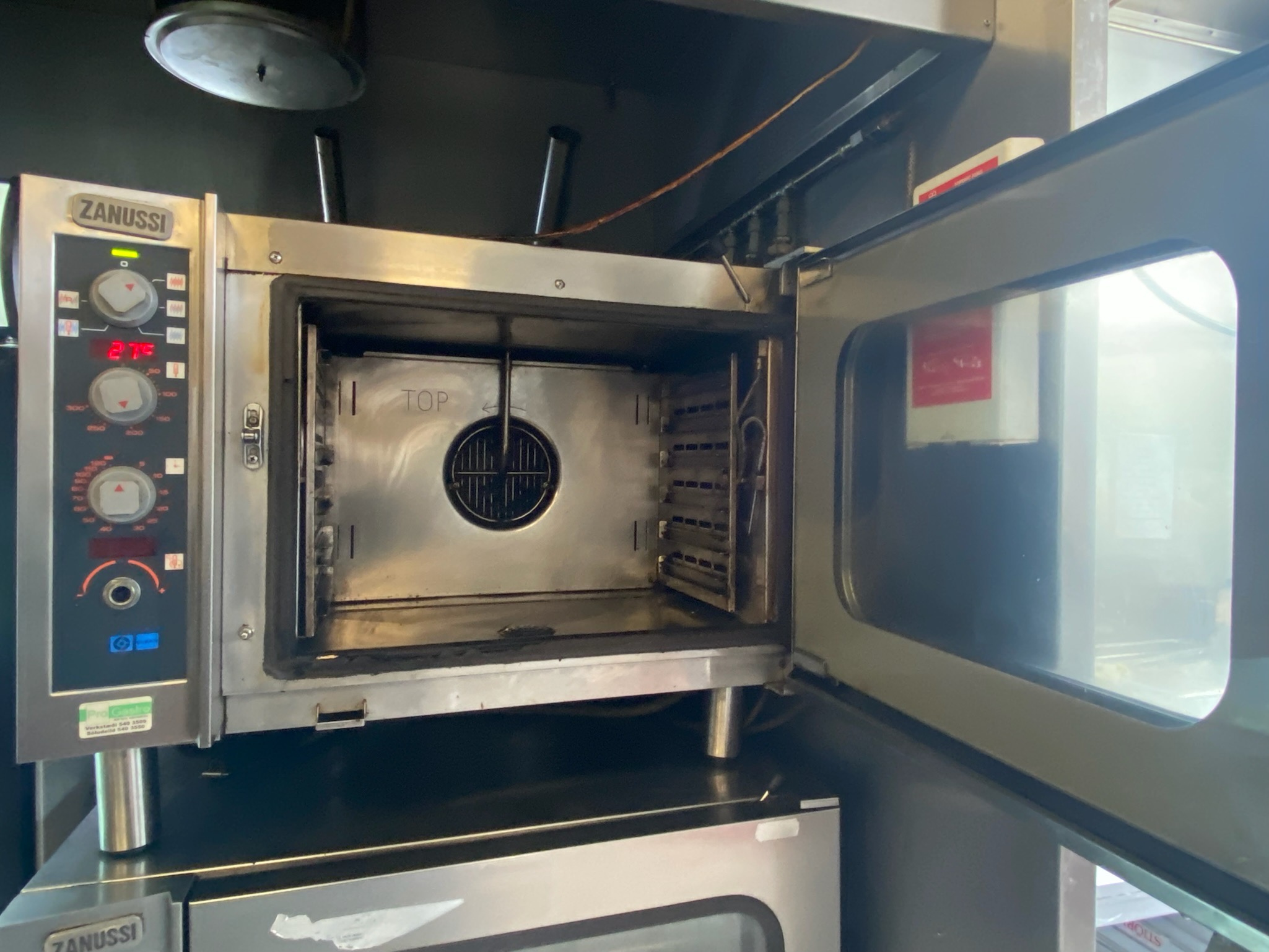 SELT / SOLD Zanussi ofn frá ProGastro, H70 x B85 x D76 sm. 3