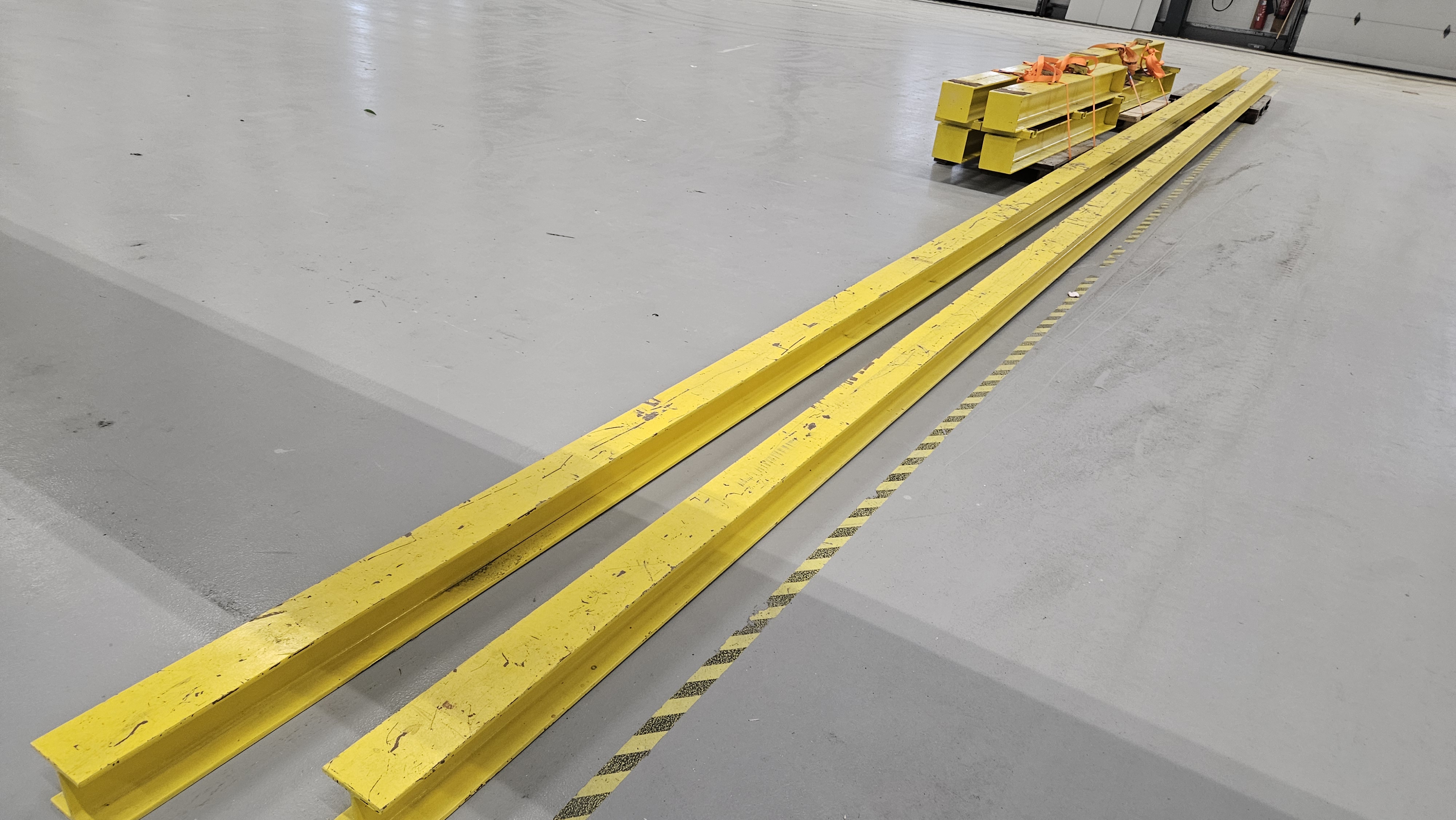SELT / SOLD Stálrammi i-bitar- 12.1 m á lengd 11