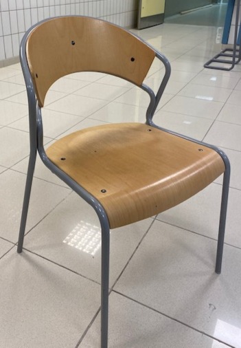 SELT / SOLD Viðarstólar (20 stk.)