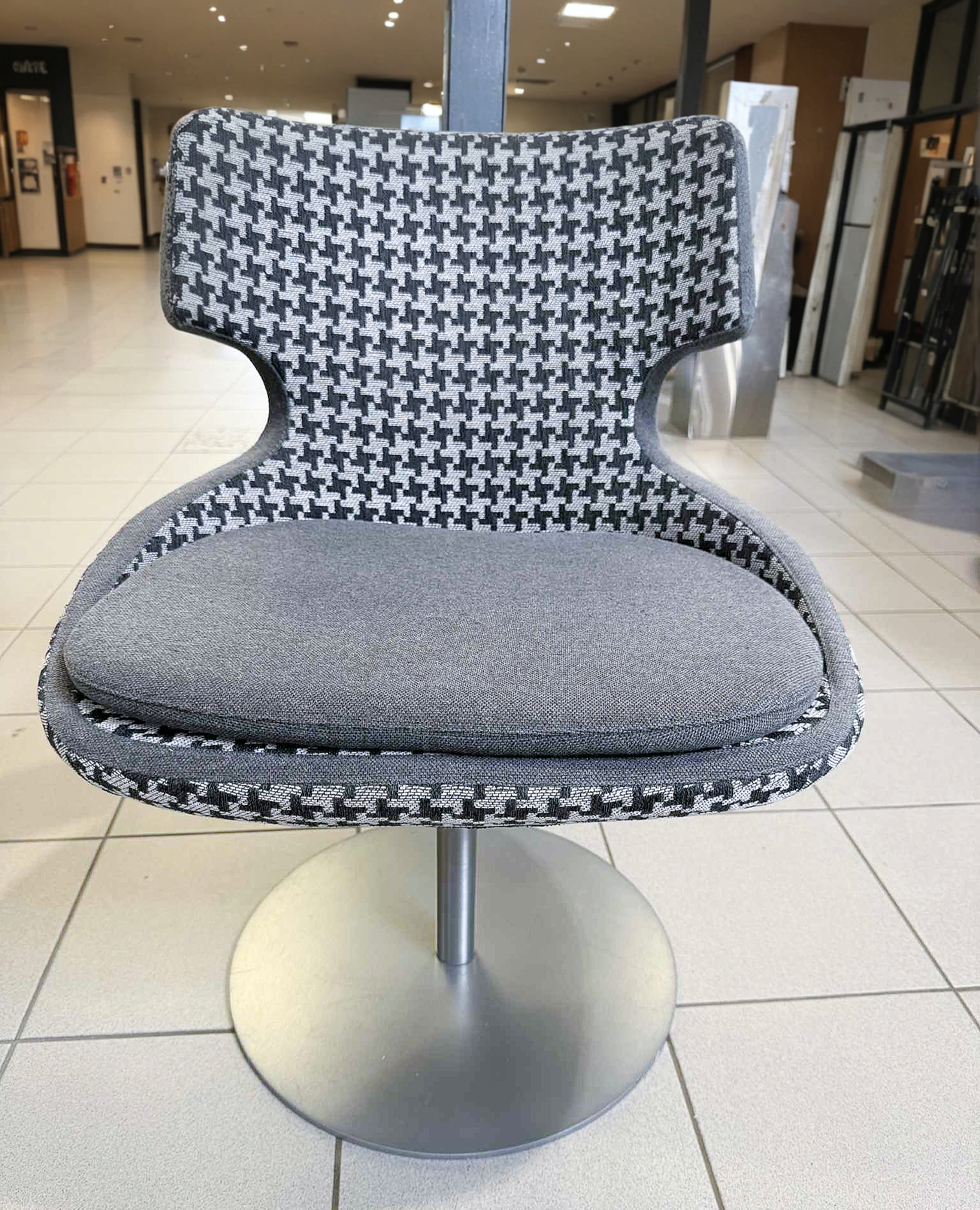 SELT / SOLD Hægindastóll 4