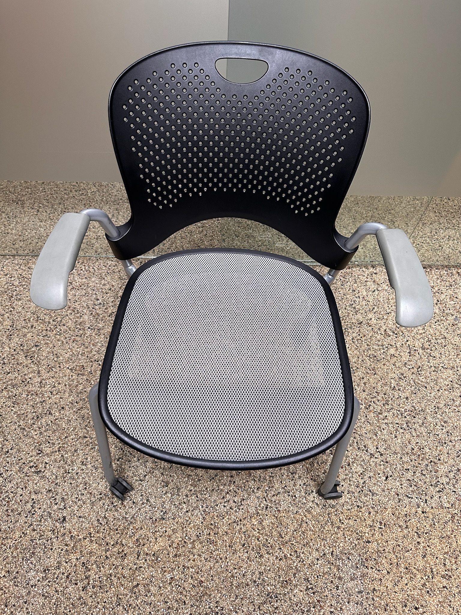 SELT / SOLD Herman Miller fundarstóll á hjólum frá Pennanum, staflanlegir 2