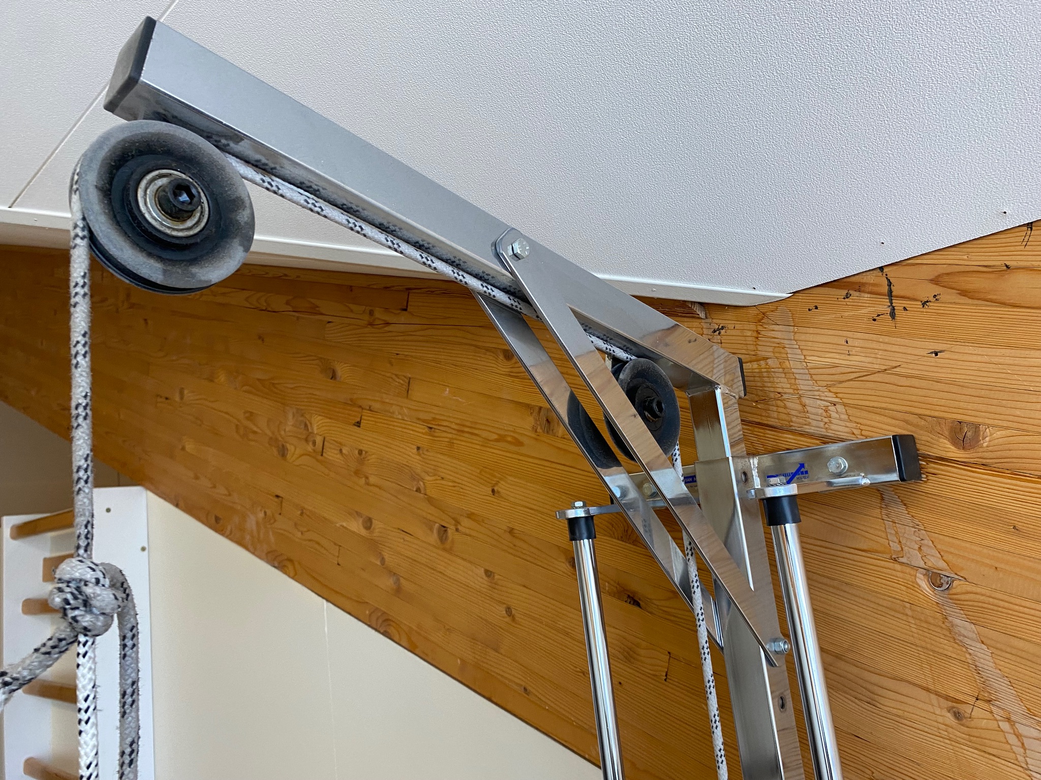 SELT / SOLD Niðurtog / Lat Pulldown 7