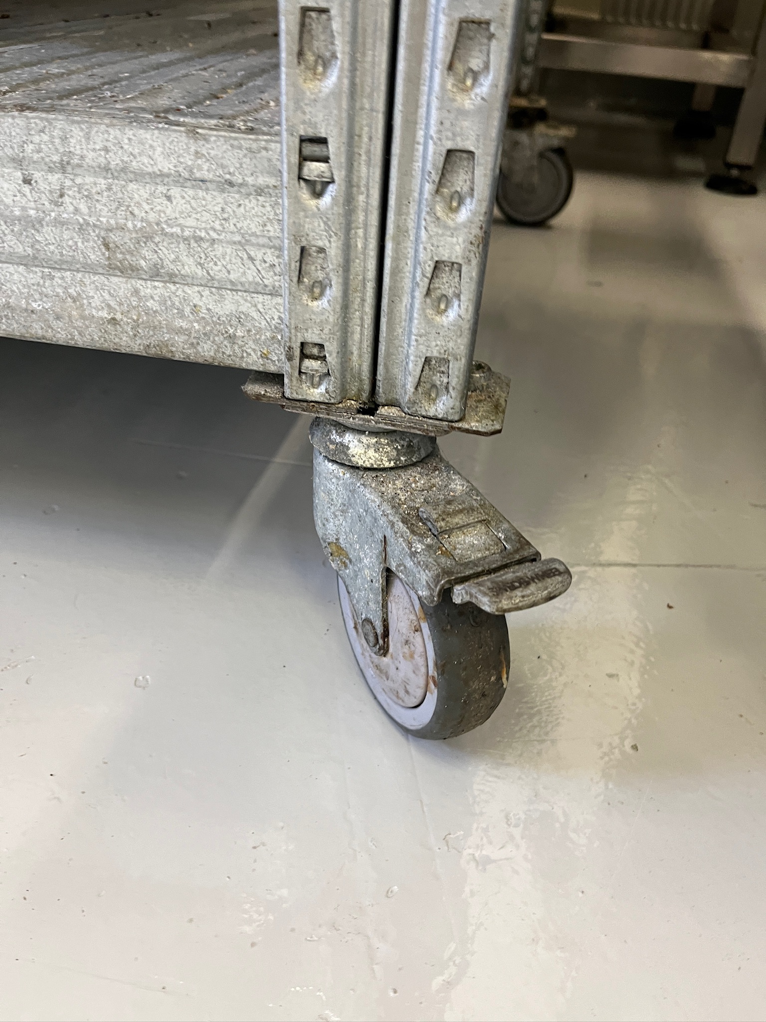 SELT / SOLD Ísoldar vinnuborð á hjólum, B205 x D90 x H90 3