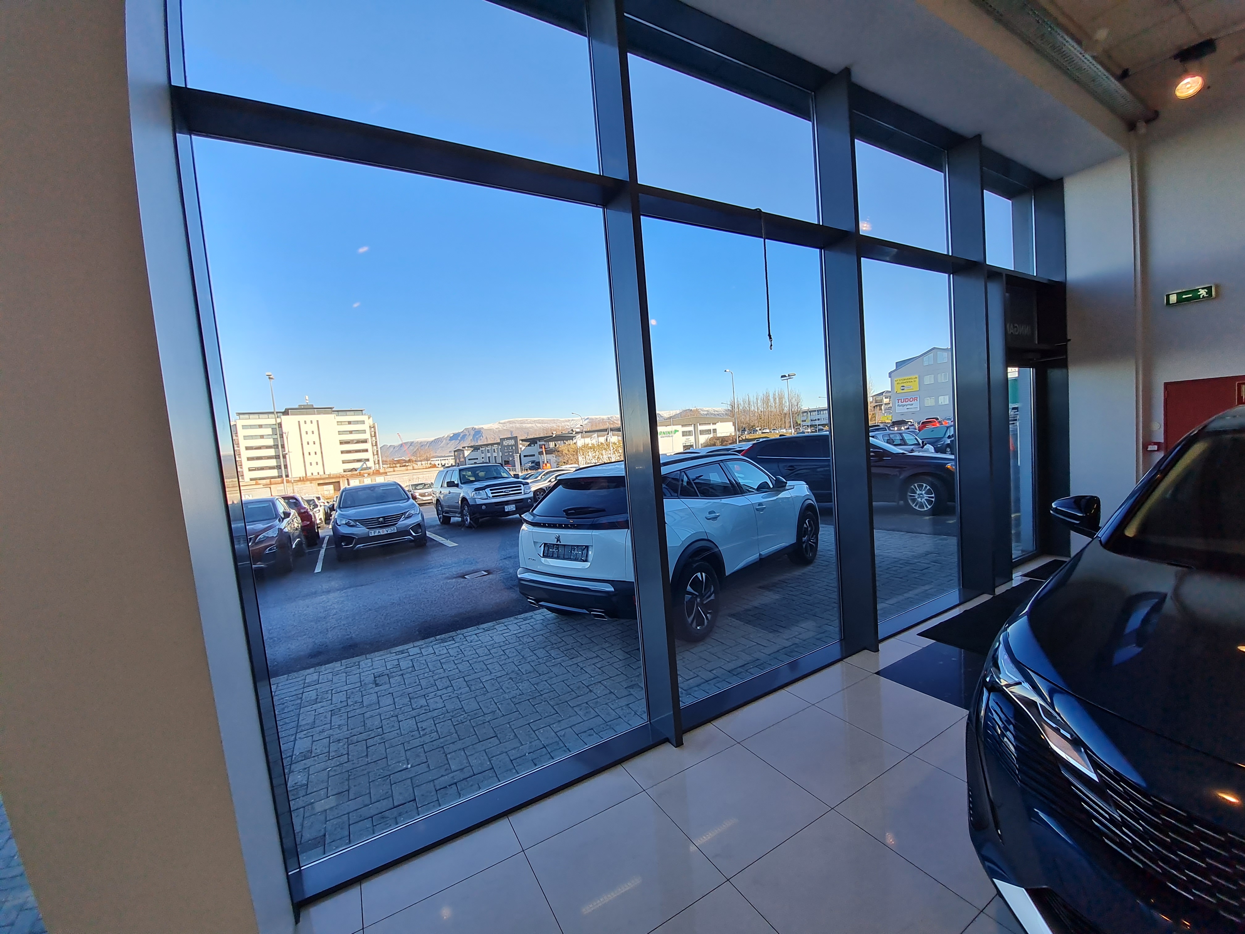 SELT / SOLD Vandaðir glerfrontar - glerrennihurðir - útihurðir 5