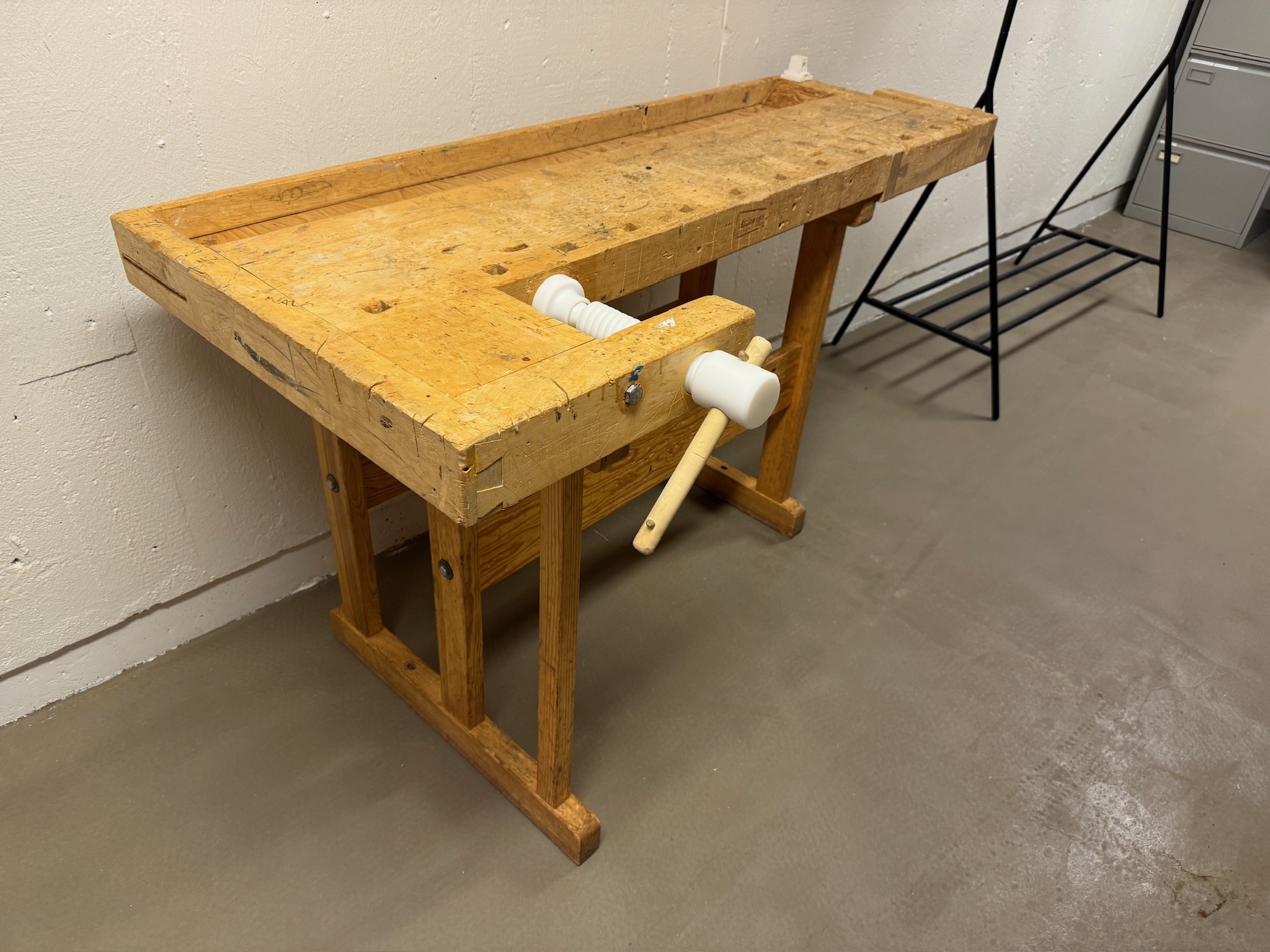 SELT / SOLD Sjöbergs hefilbekkur, L142 x B66 x H85 sm.