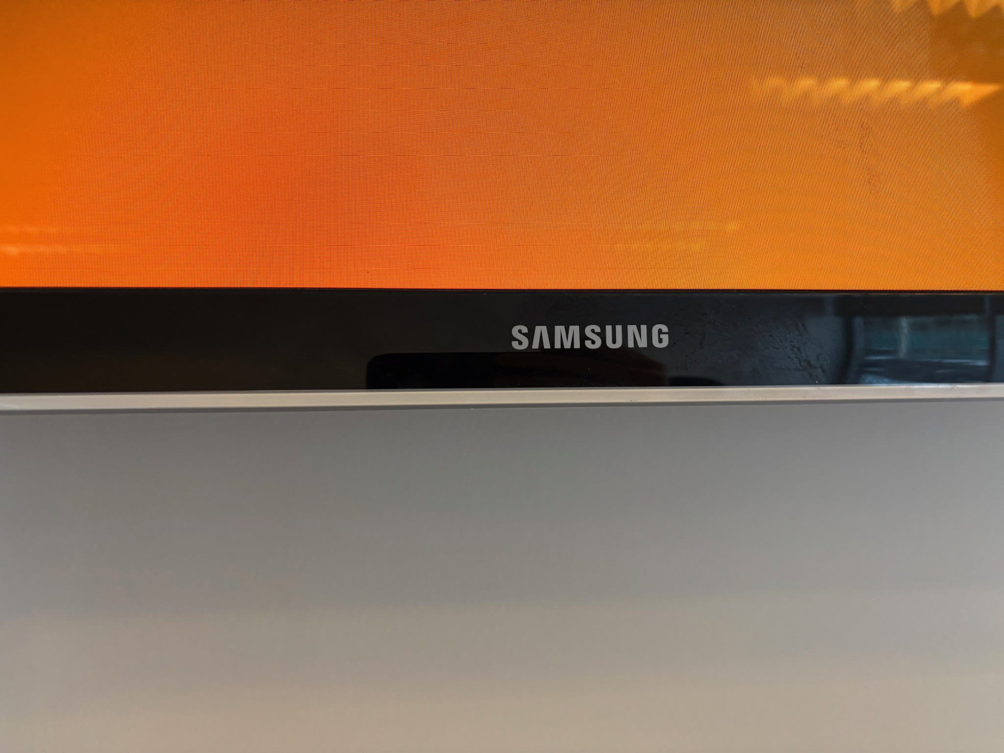 SELT / SOLD Samsung 37" Full HD Smart TV Black 3