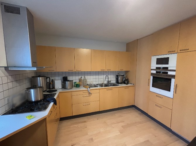 SELT / SOLD - Fullbúin eldhúsinnrétting frá Brúnás, H247 B190-300-240 2