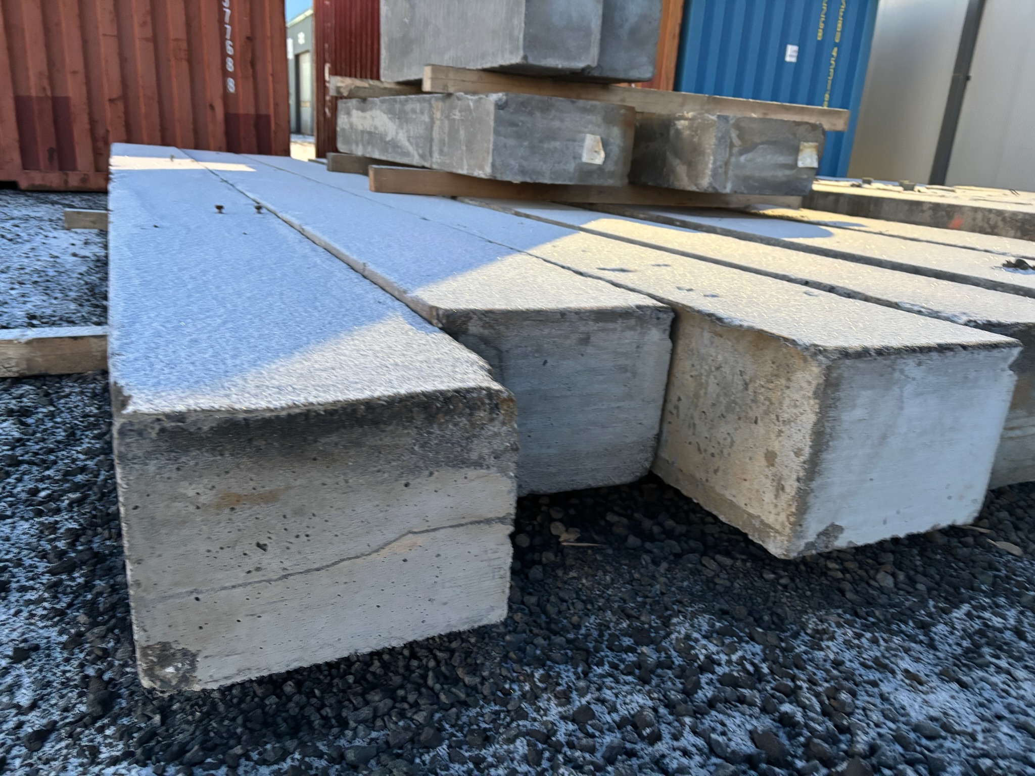 SELT / SOLD - Steypusökkull (4 stk.) 2