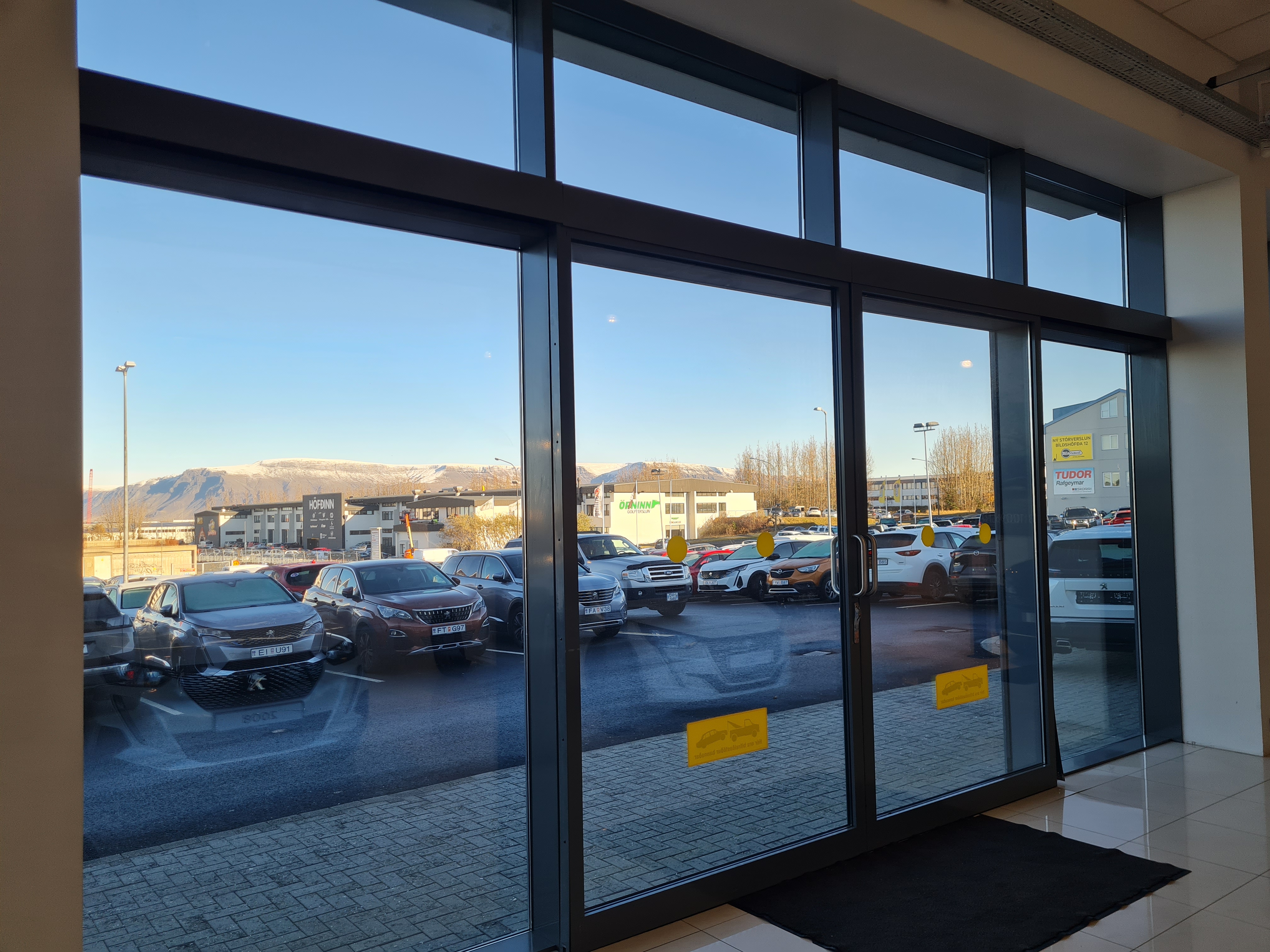SELT / SOLD Vandaðir glerfrontar - glerrennihurðir - útihurðir 4