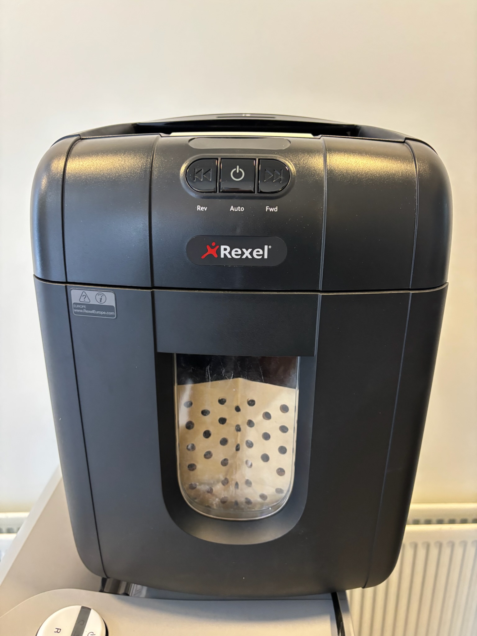 SELT / SOLD Rexel pappírstætari 2