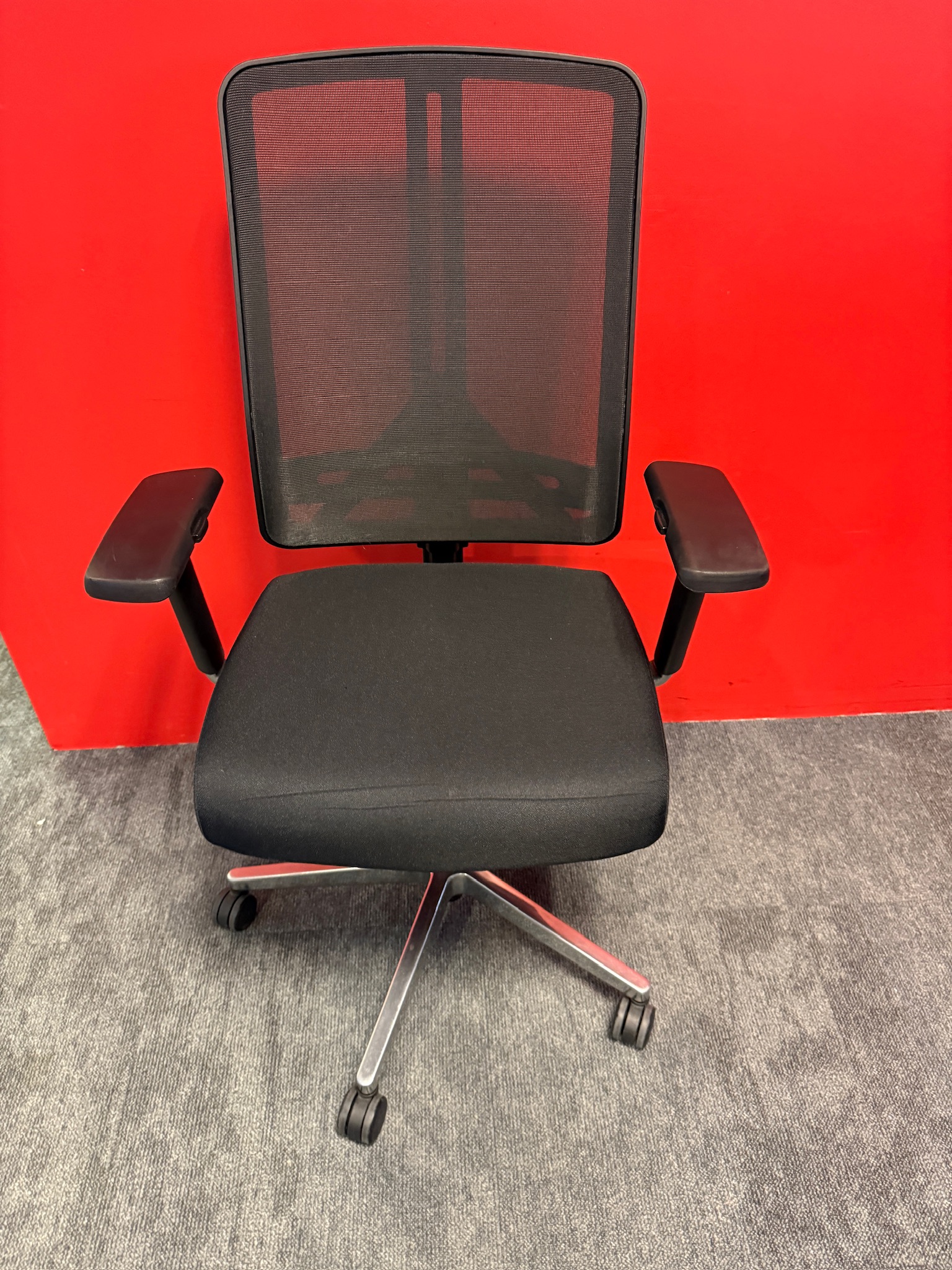 SELT / SOLD RIM skrifborðstóll frá Pennanum - PLAY 3