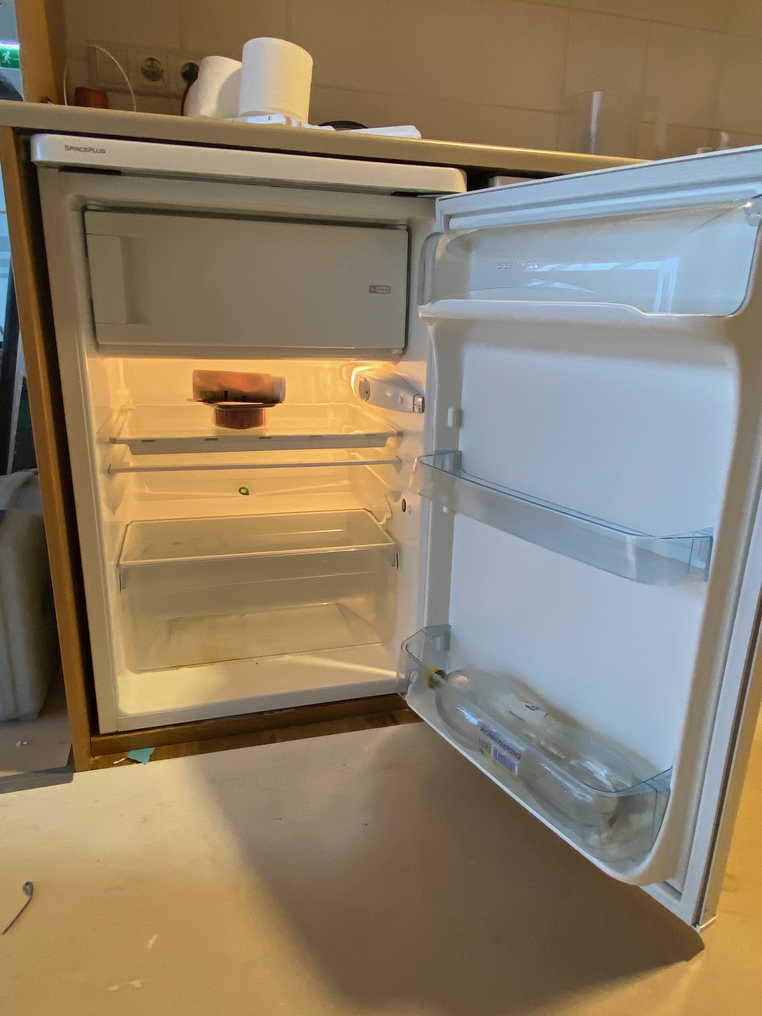 SELT / SOLD - Ísskápur m/frysti frá Electrolux (Spaceplus) 2