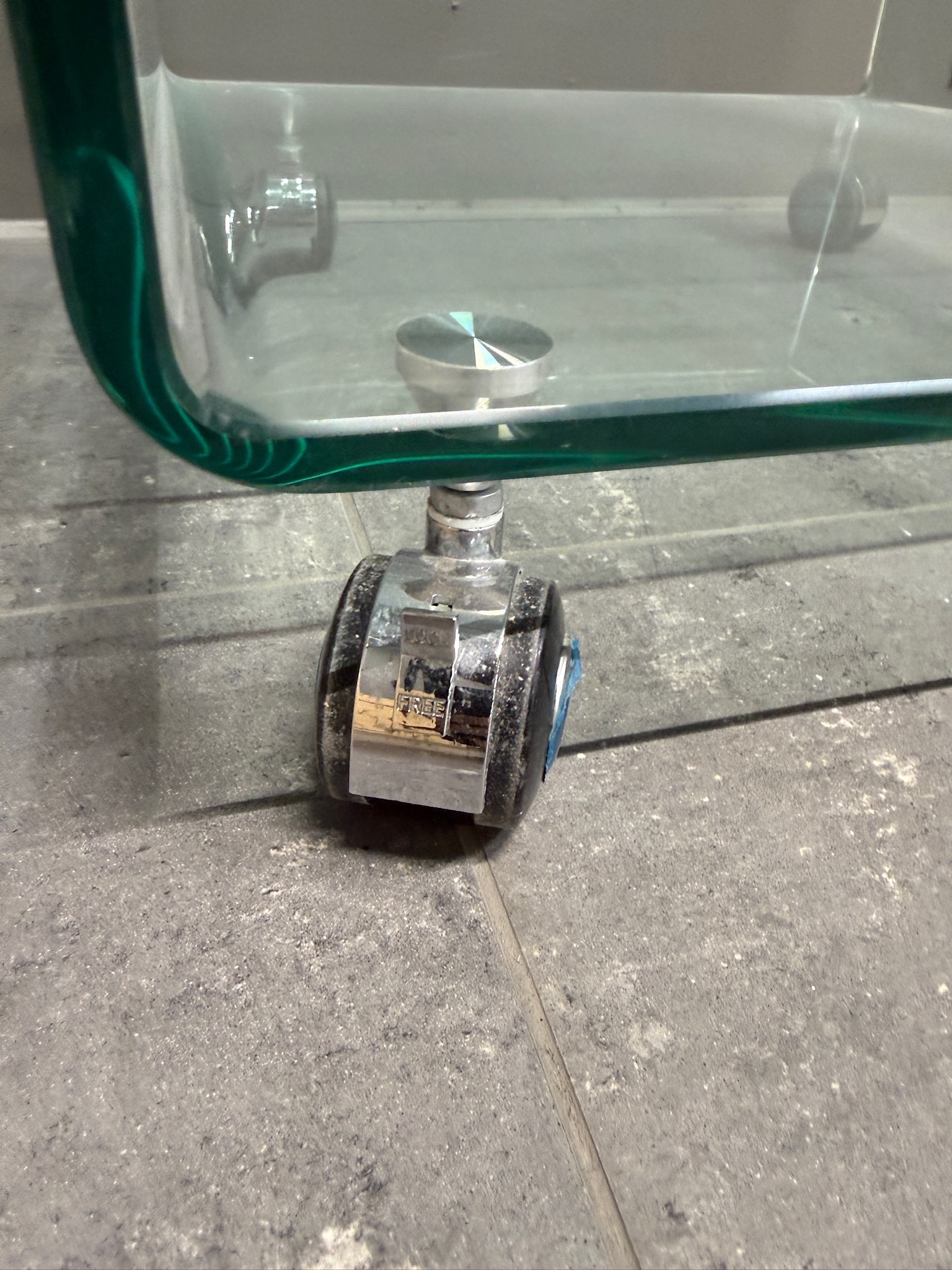 SELT / SOLD Artiz glersófaborð 7