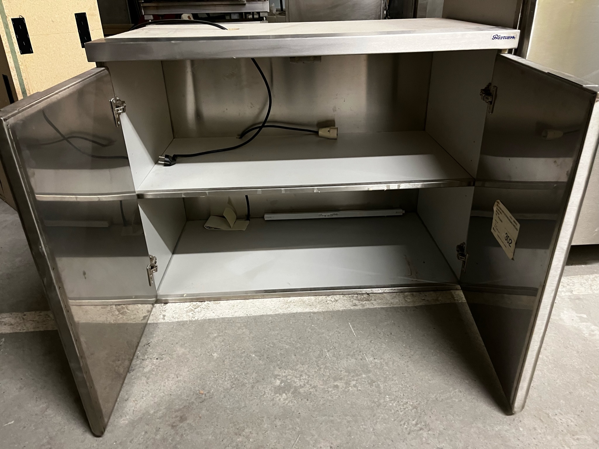 SELT / SOLD Stálborð 3