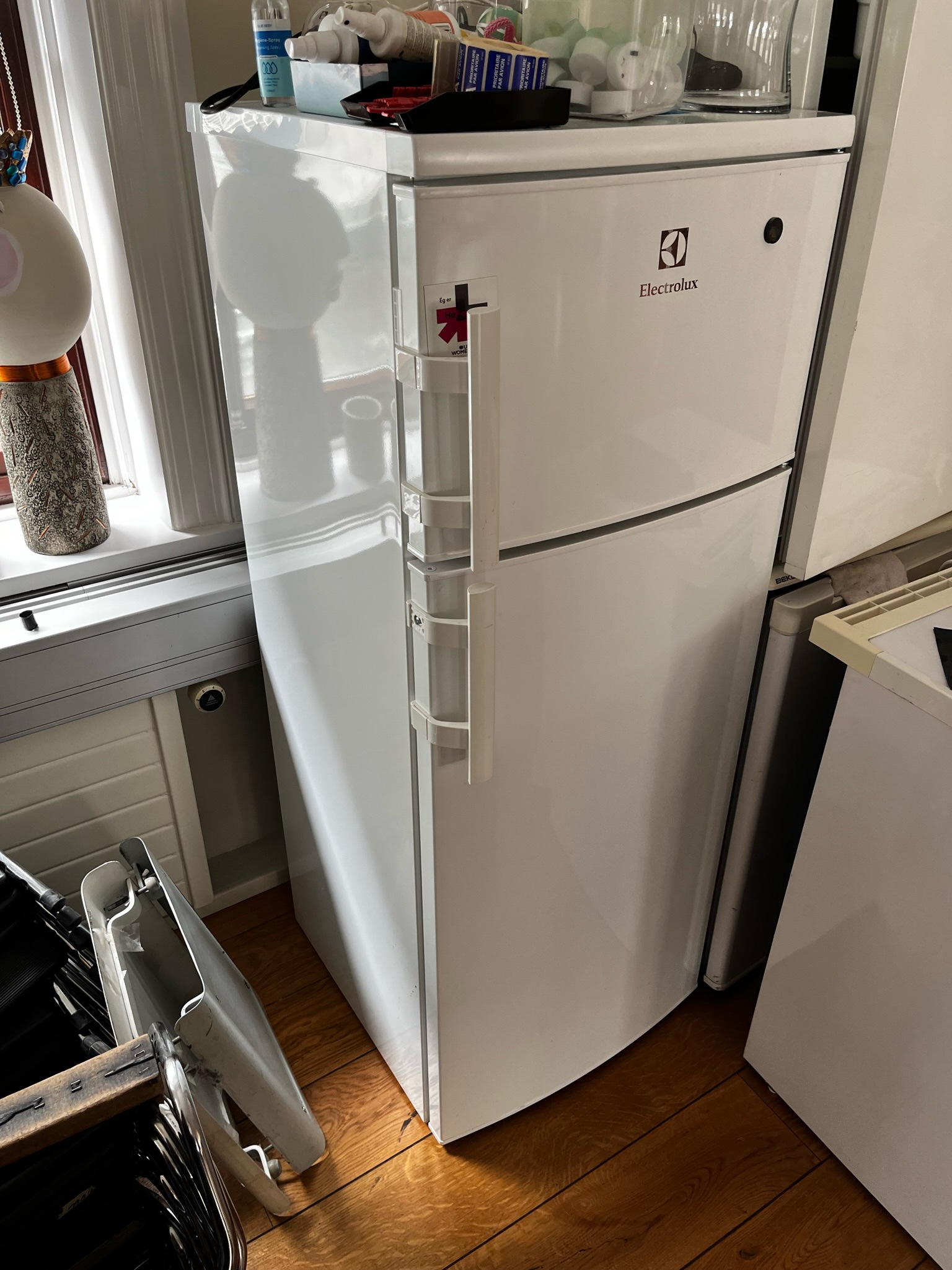 SELT / SOLD Electrolux Ísskápur m/frysti - 135 sm.