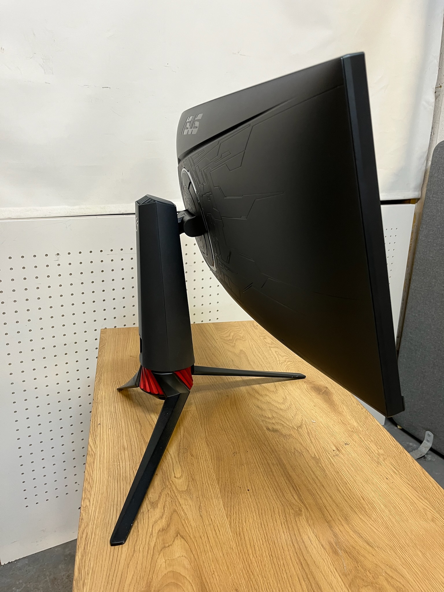 SELT / SOLD Asus bogadreginn leikjaskjár, 35'', 100hz, 3440x1440p 3