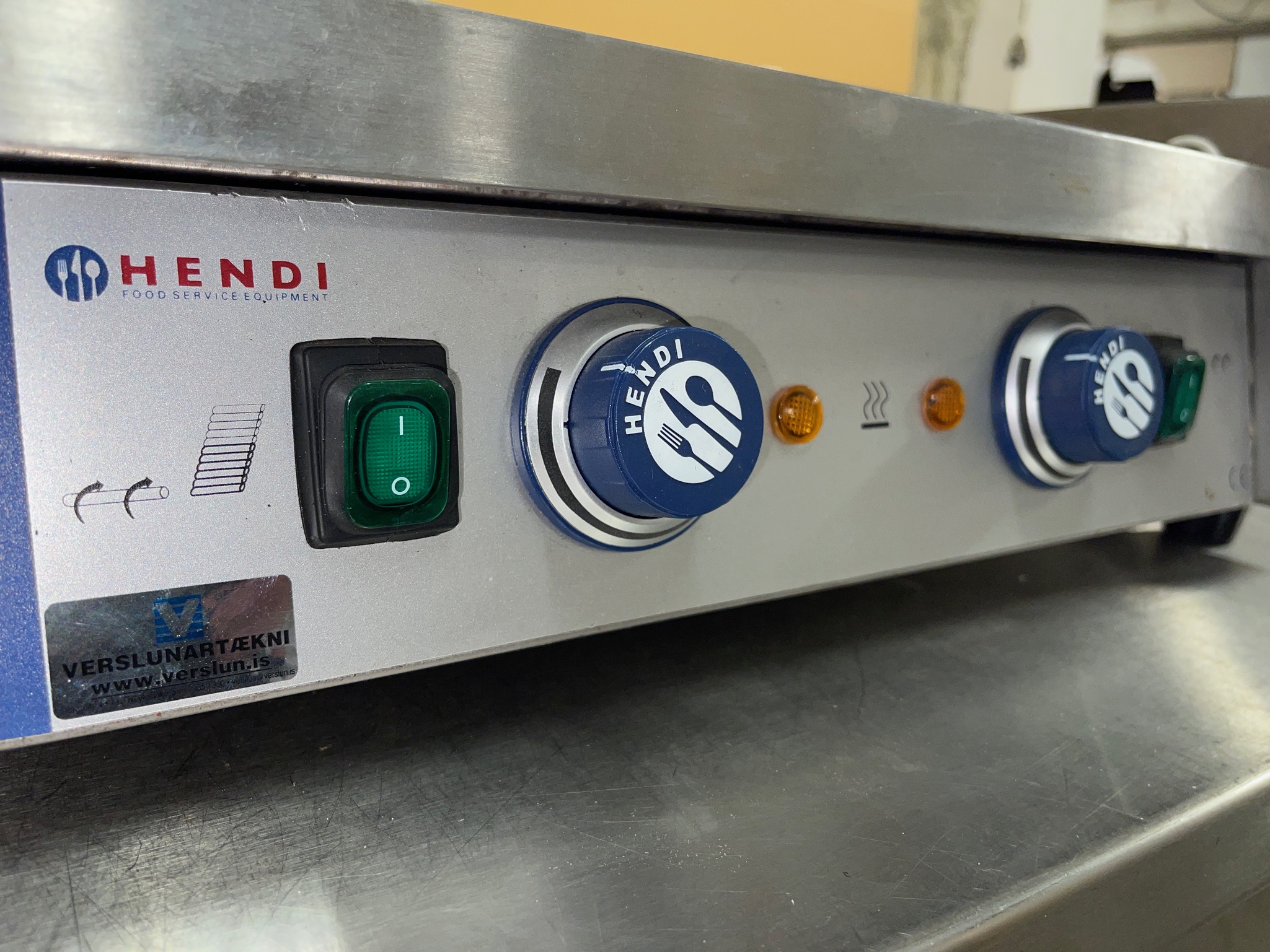 SELT / SOLD Sausage Roller grill - 11 roller 5