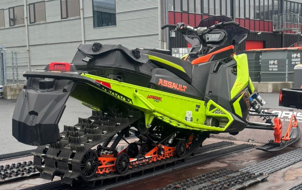SELT / SOLD Polaris SwitchBack Assault Turbo 2023 vélsleði og kerra. 5