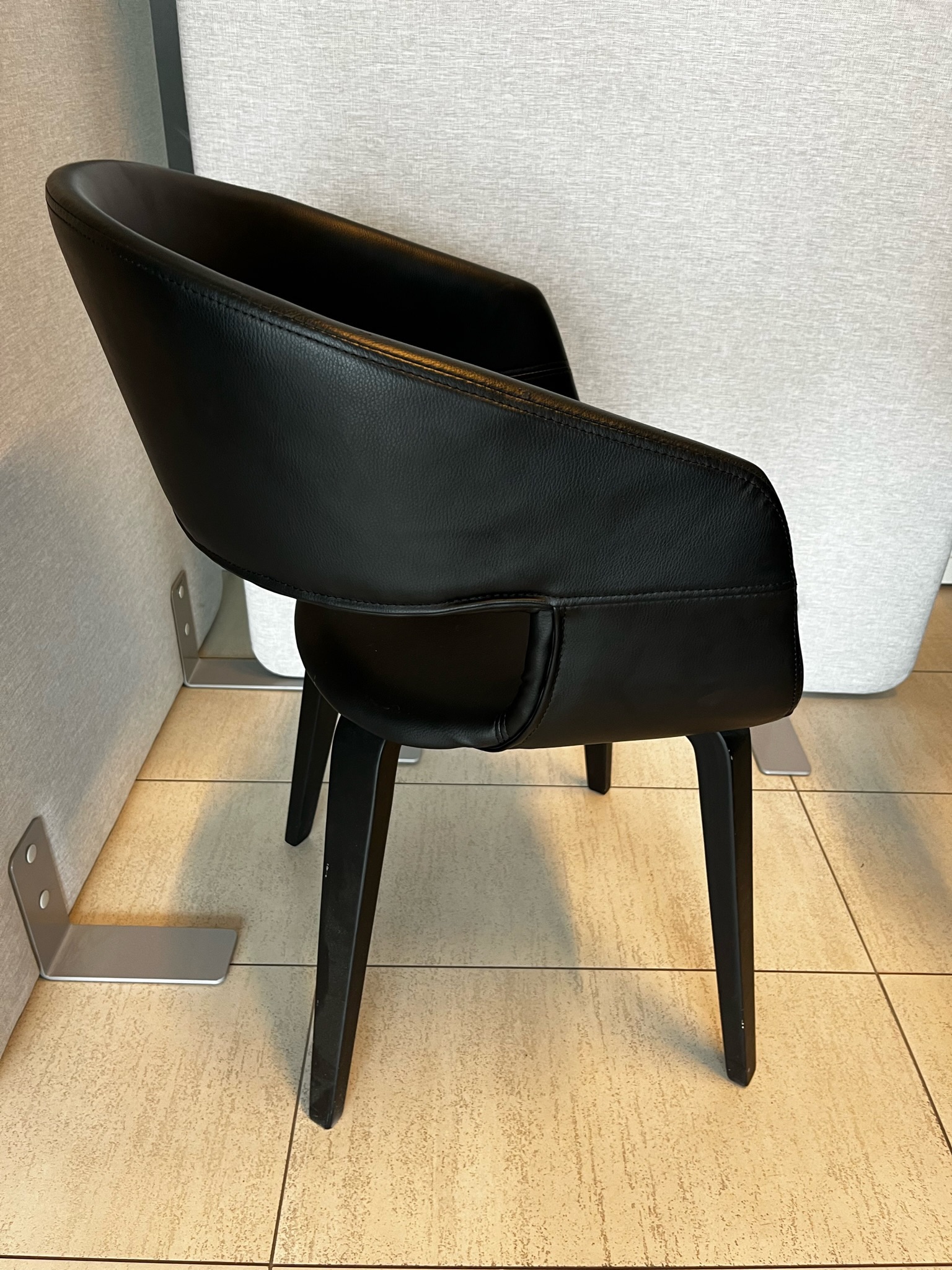 SELT / SOLD Flottir borðstofustólar - leður (14 stk.) 3