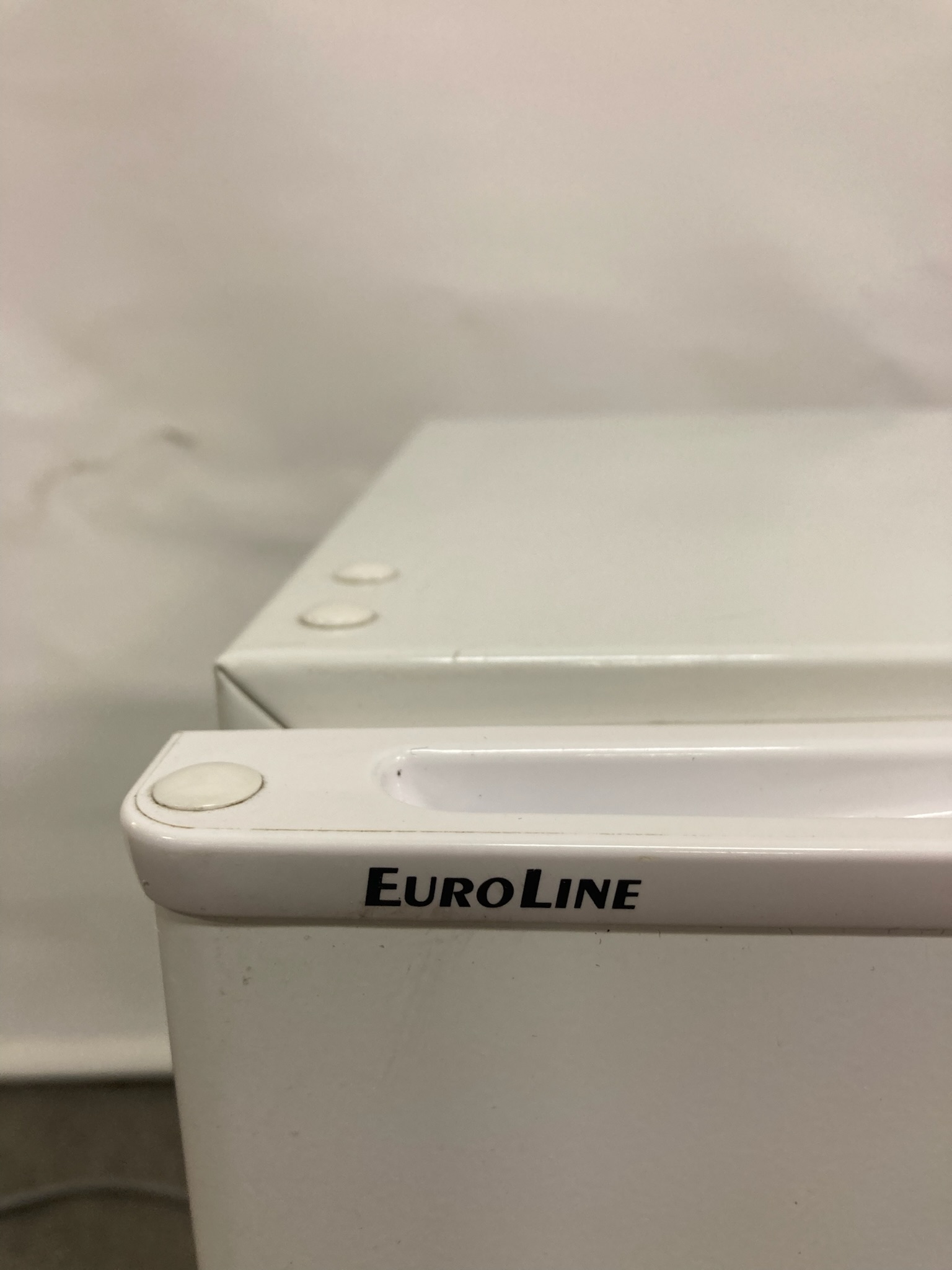 SELT / SOLD - EuroLine ísskápur H48 sm x D44 sm x B48 5