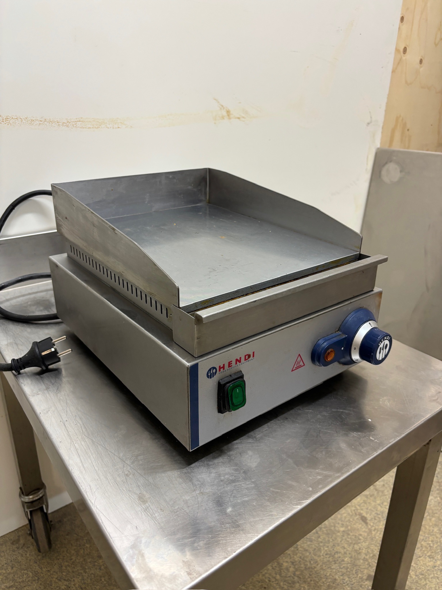 SELT / SOLD Hendi grillpanna, raf D38 x B30 x H25 sm. 4