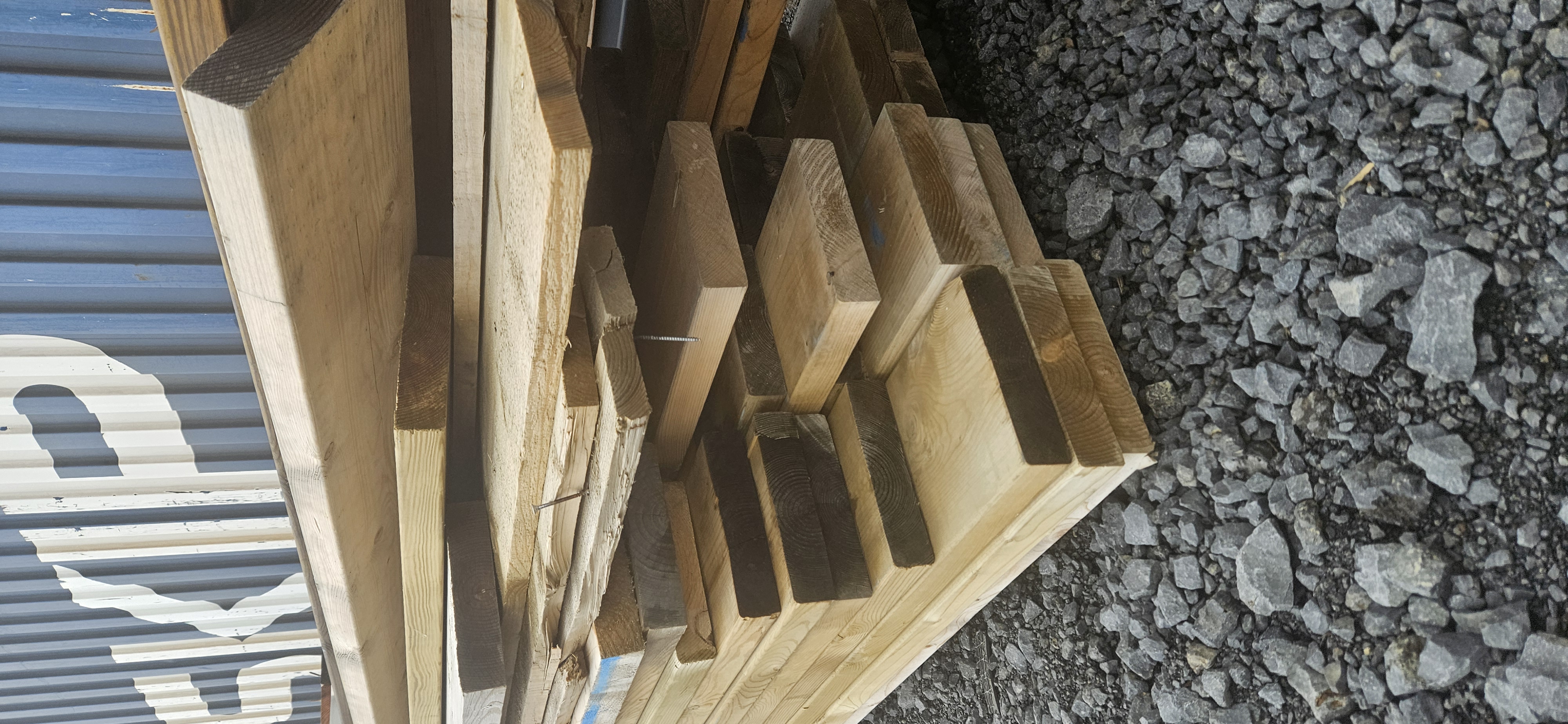 SELT / SOLD - Timbur - 2/8 - 6 metrar - Burðarviður 4