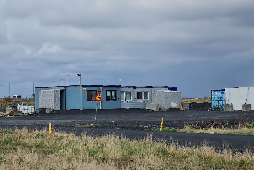 SELT / SOLD - Smáhýsi Airport Nr. 01 - 29 fm. Útihurð og tvö herbergi 3