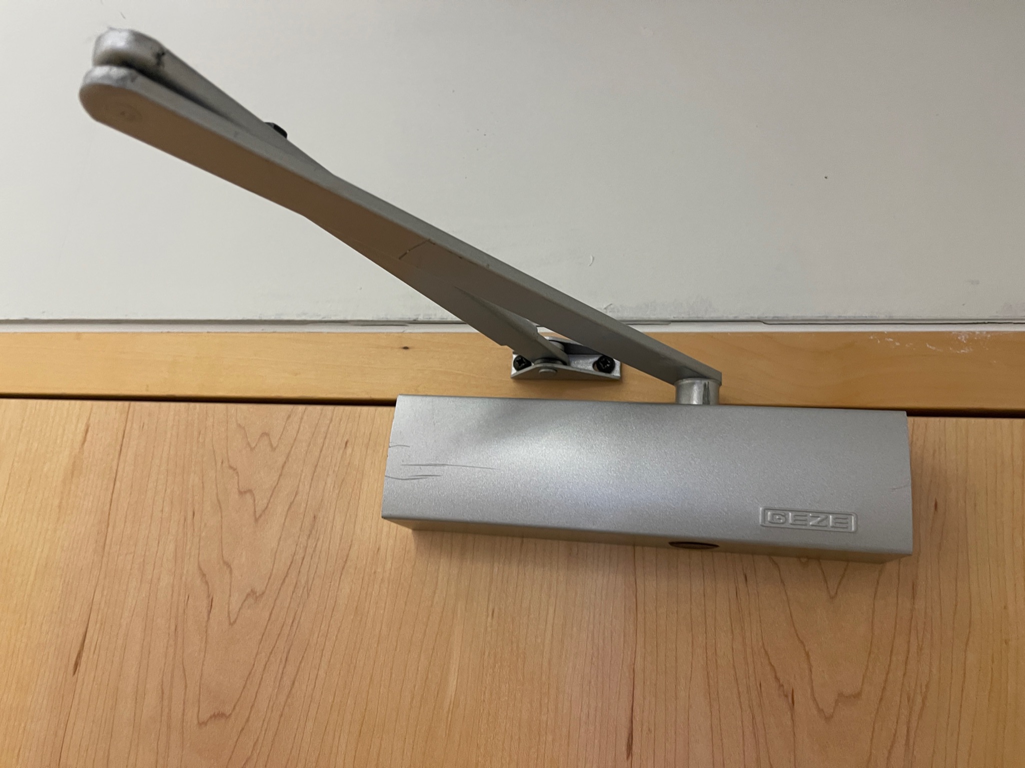 SELT / SOLD - Tvöföld viðarhurð - 2 stk. (H216 x B179 sm.) - 8