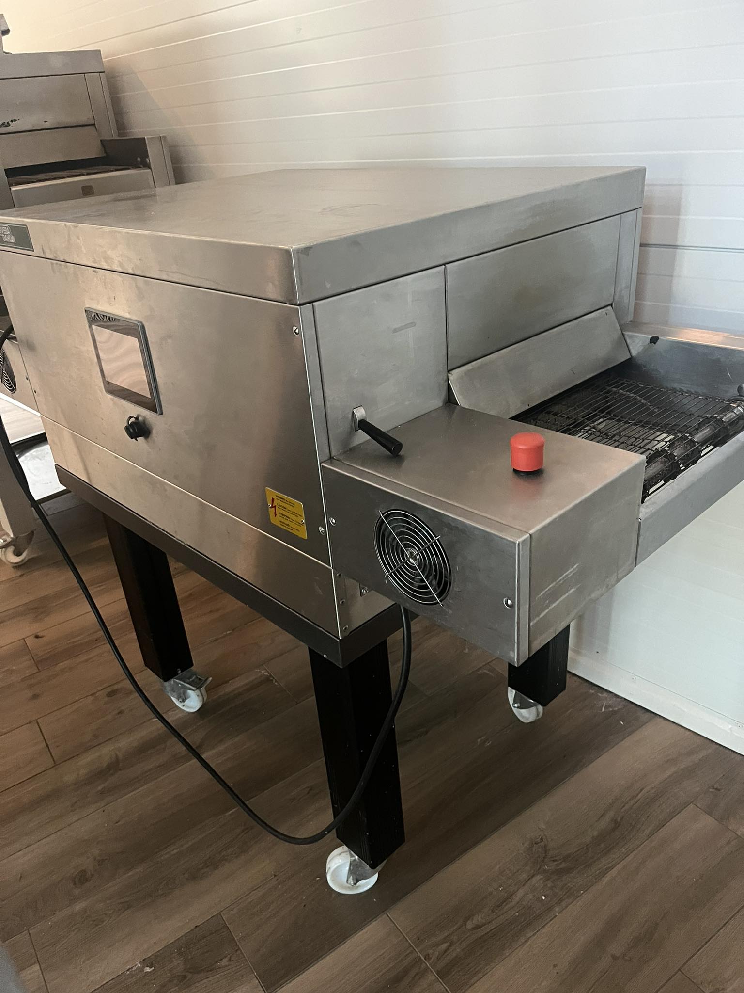 SELT / SOLD - Sveba Dahlen - Pizzuofn - færibanda ofn - ein hæð 2015