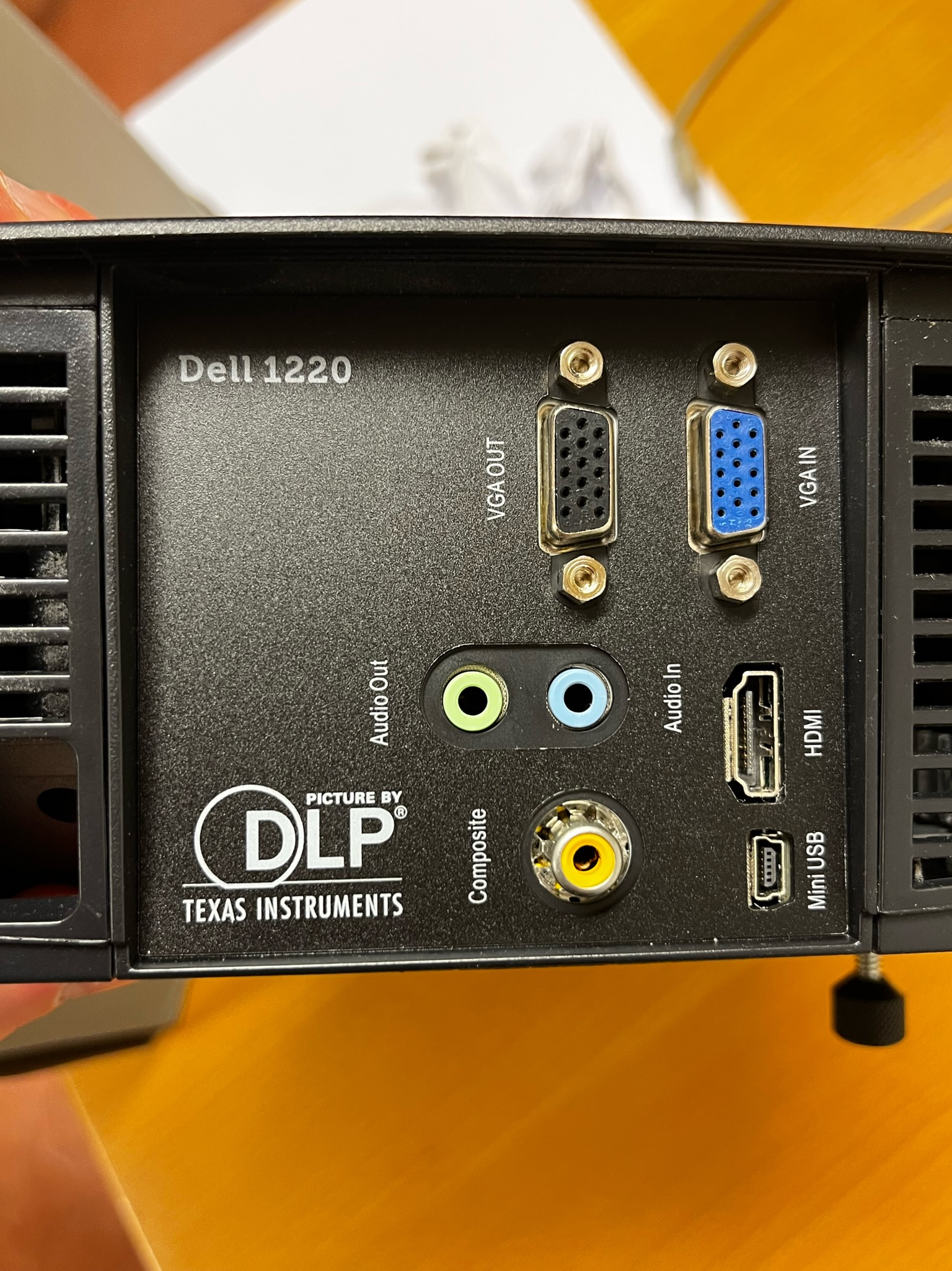 SELT / SOLD - Dell 1220 myndvarpi HDMI 4