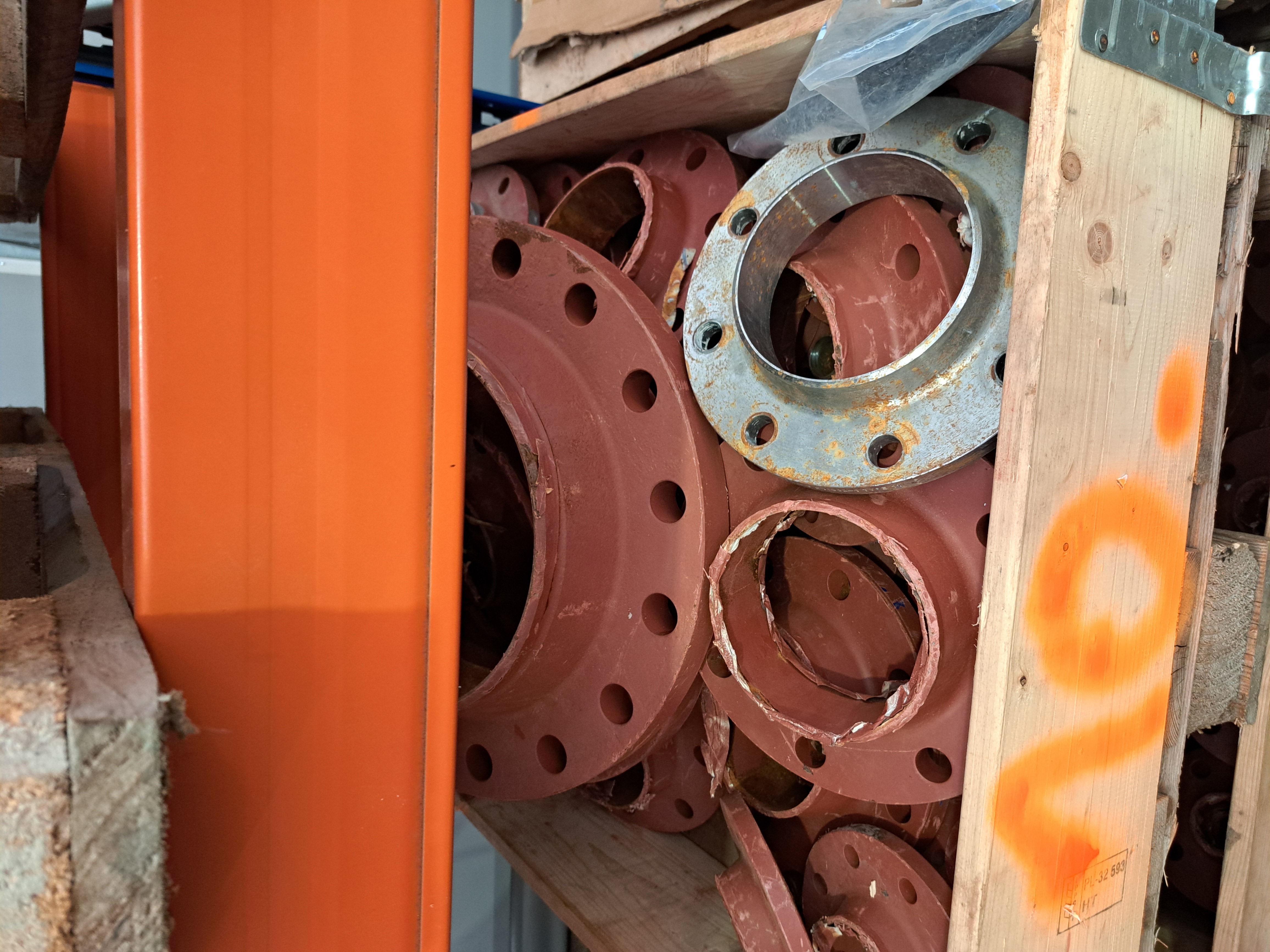 SELT / SOLD - Beygjur - suðuefni - flangsar - suðukragar um 2000 stk. 8