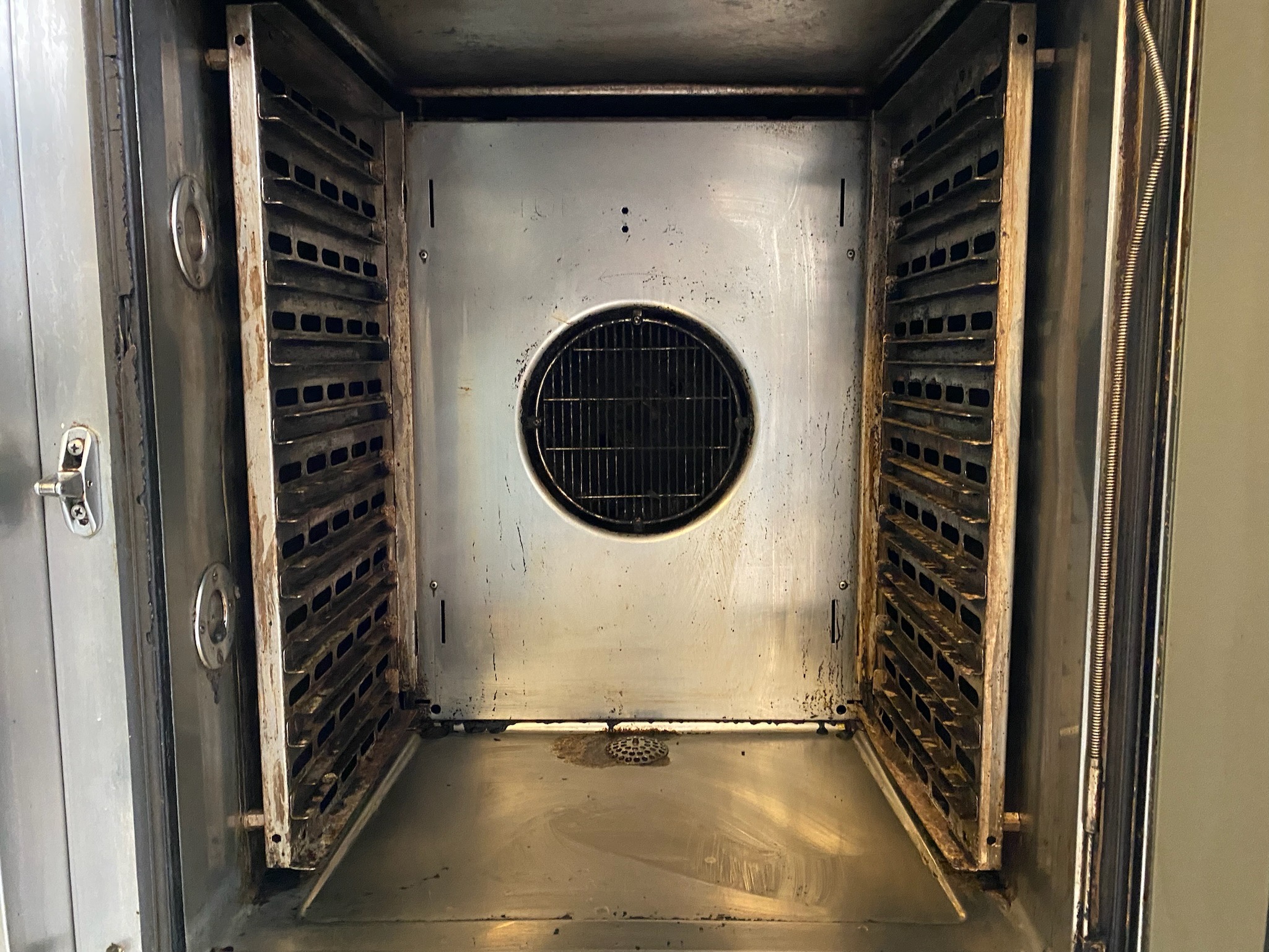 SELT / SOLD Zanussi ofn frá ProGastro - H100 x B90 x D90 sm. 3