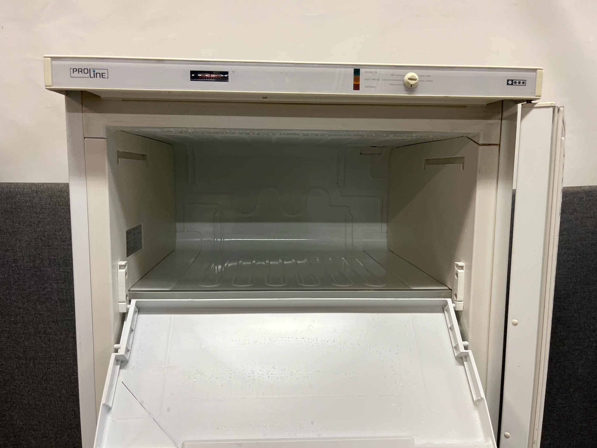 SELT / SOLD ProLine frystiskápur, H158sm. 4