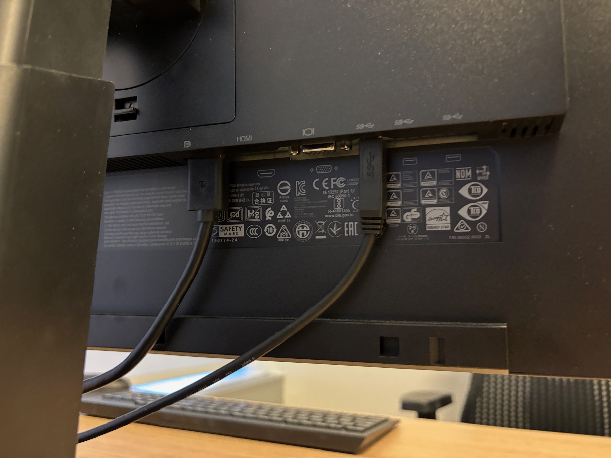 SELT / SOLD Lenovo T24i tölvuskjár - 24'', 1920x1080p 5