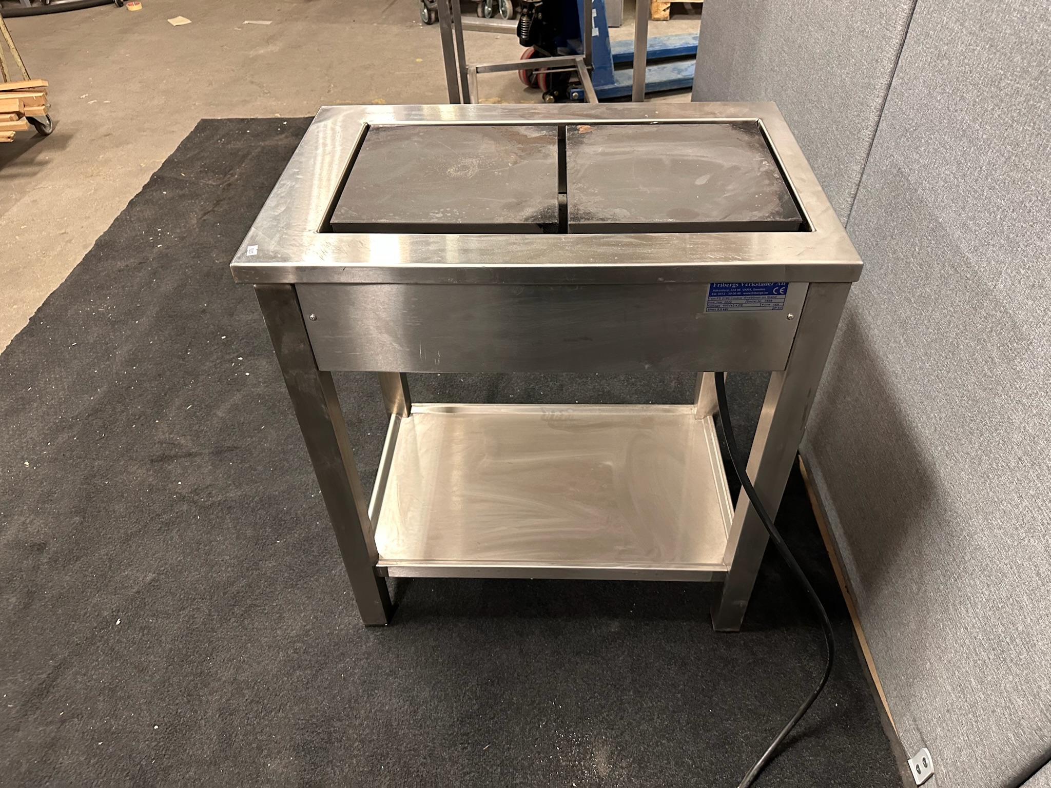 SELT / SOLD Fribergs helluborð, B37 x D66 x H91 sm. 6