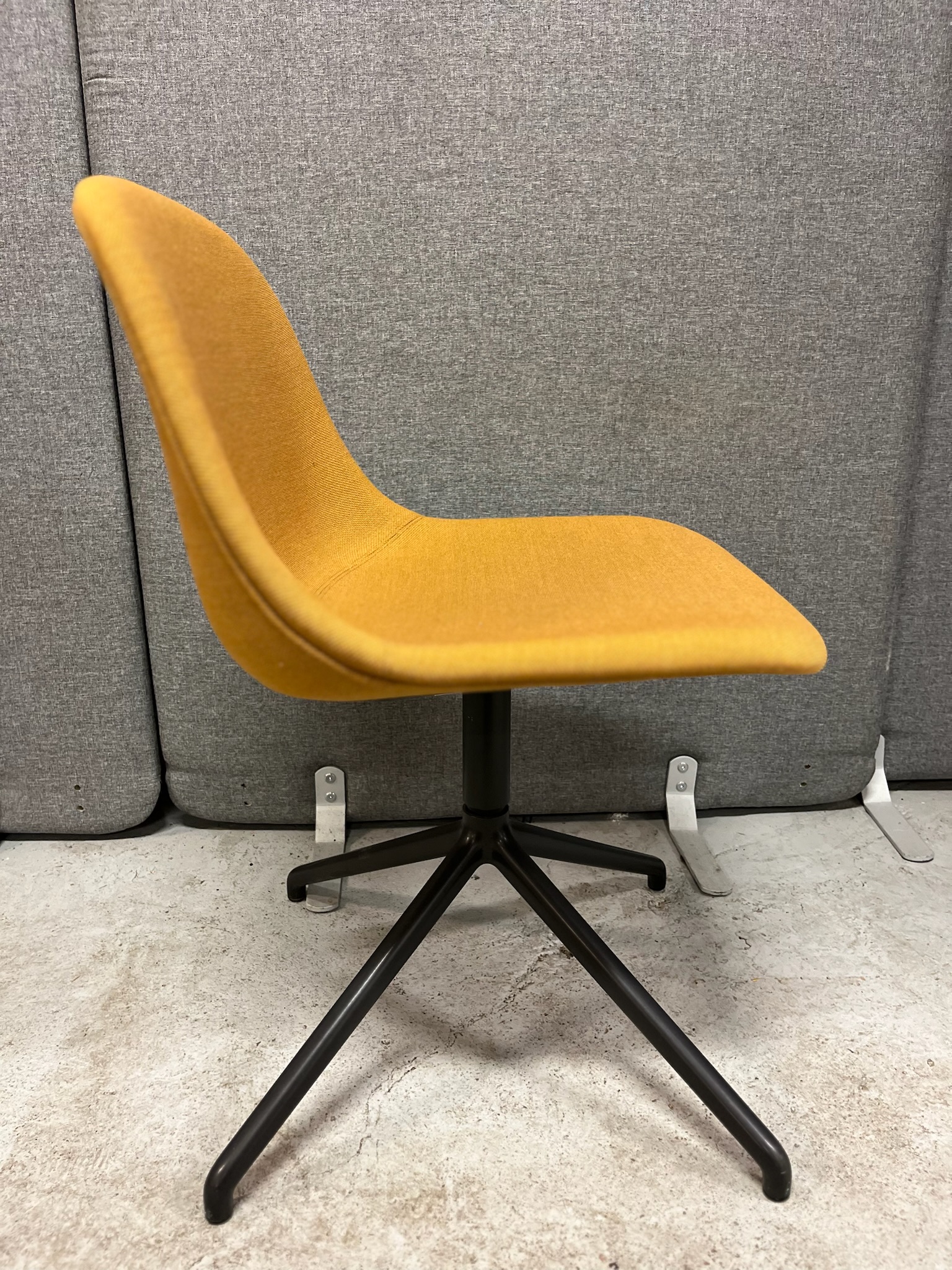 SELT / SOLD Muuto hönnunarstóll