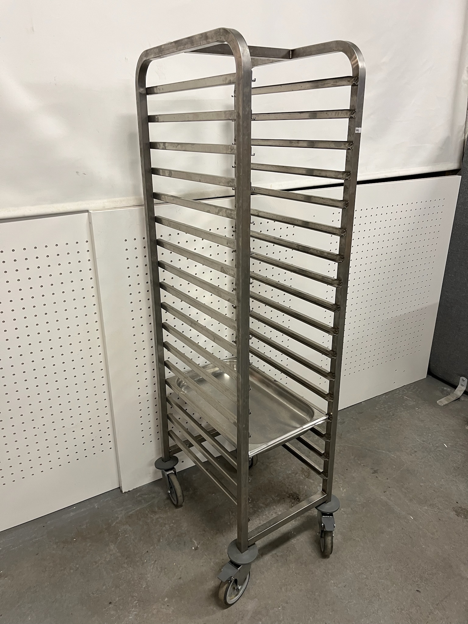 SELT / SOLD Bakkavagn á hjólum, H159xB38xD55sm.