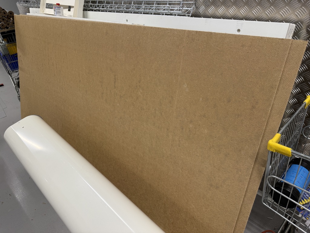 SELT / SOLD Masonitplötur H tex standard 3mm 275x122sm. (ca 465stk) 11