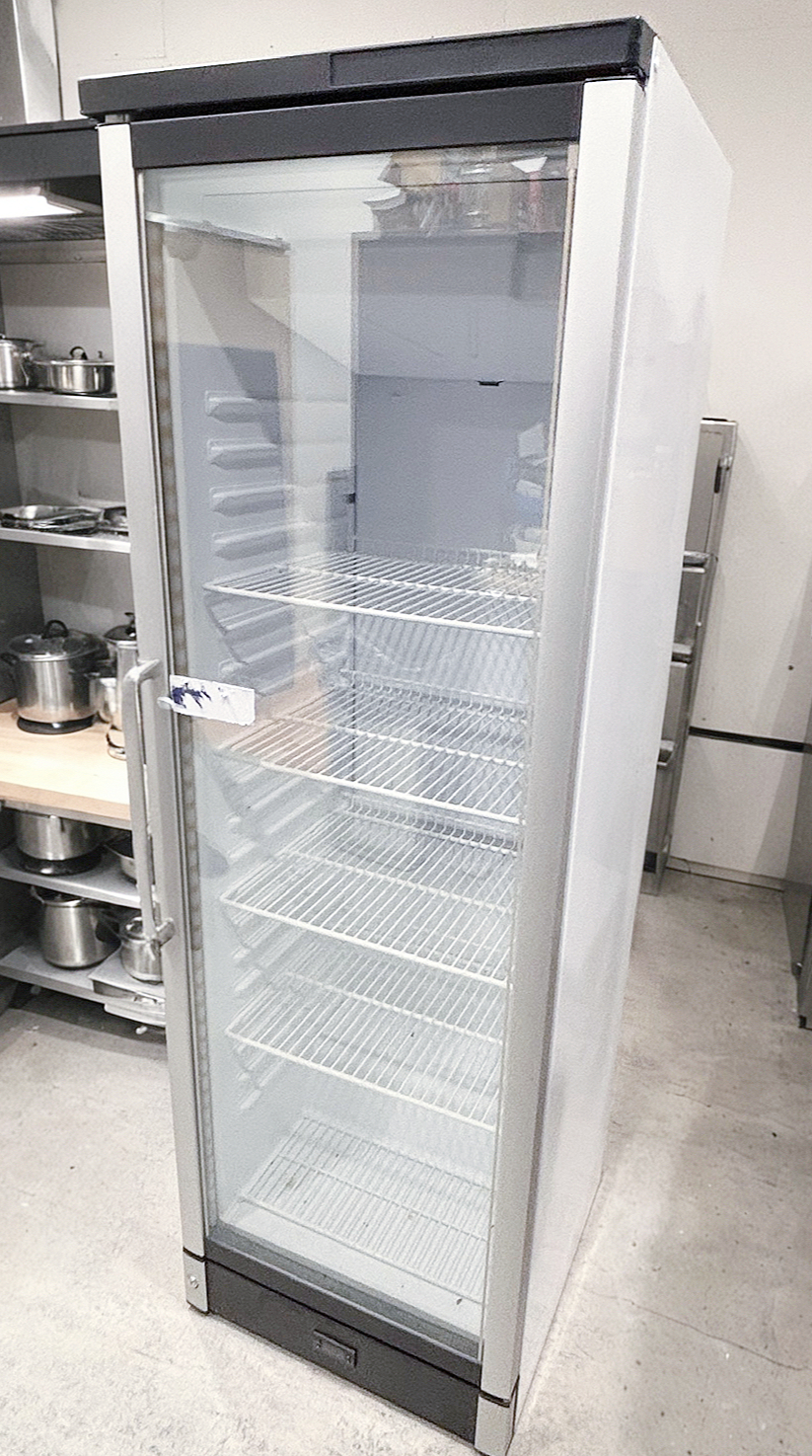 SELT / SOLD Vestfrost glerhurðafrystir frá Verslunartækni
