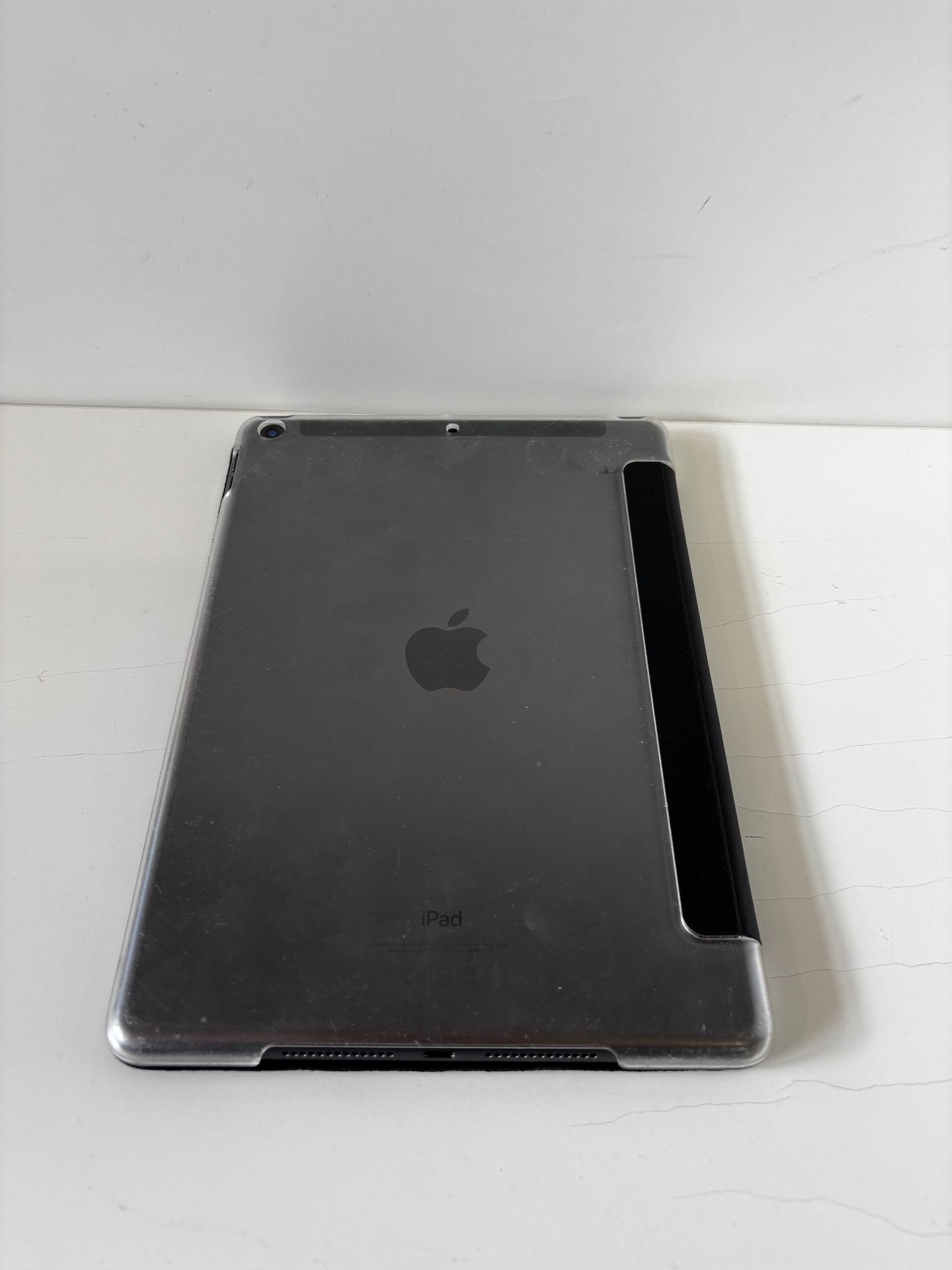 SELT / SOLD Apple iPad (9th gen.) með 4G 5