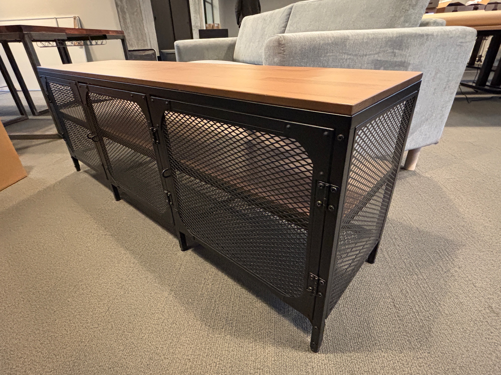 SELT / SOLD IKEA sjónvarpsbekkur, B150 x D36 x H54 sm. 6